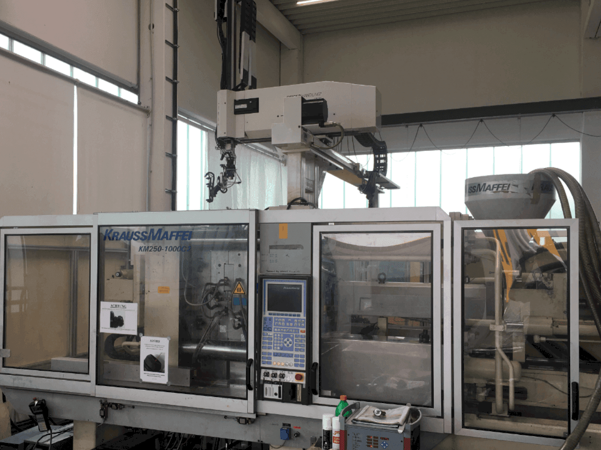 Makine Krauss Maffei 250-1000 C2 - Önden görünüm