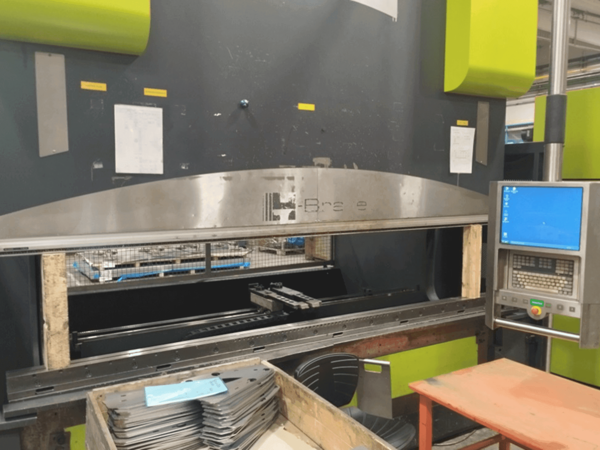 Makine Safan SAFAN H-BRAKE 240-3100 - Önden görünüm