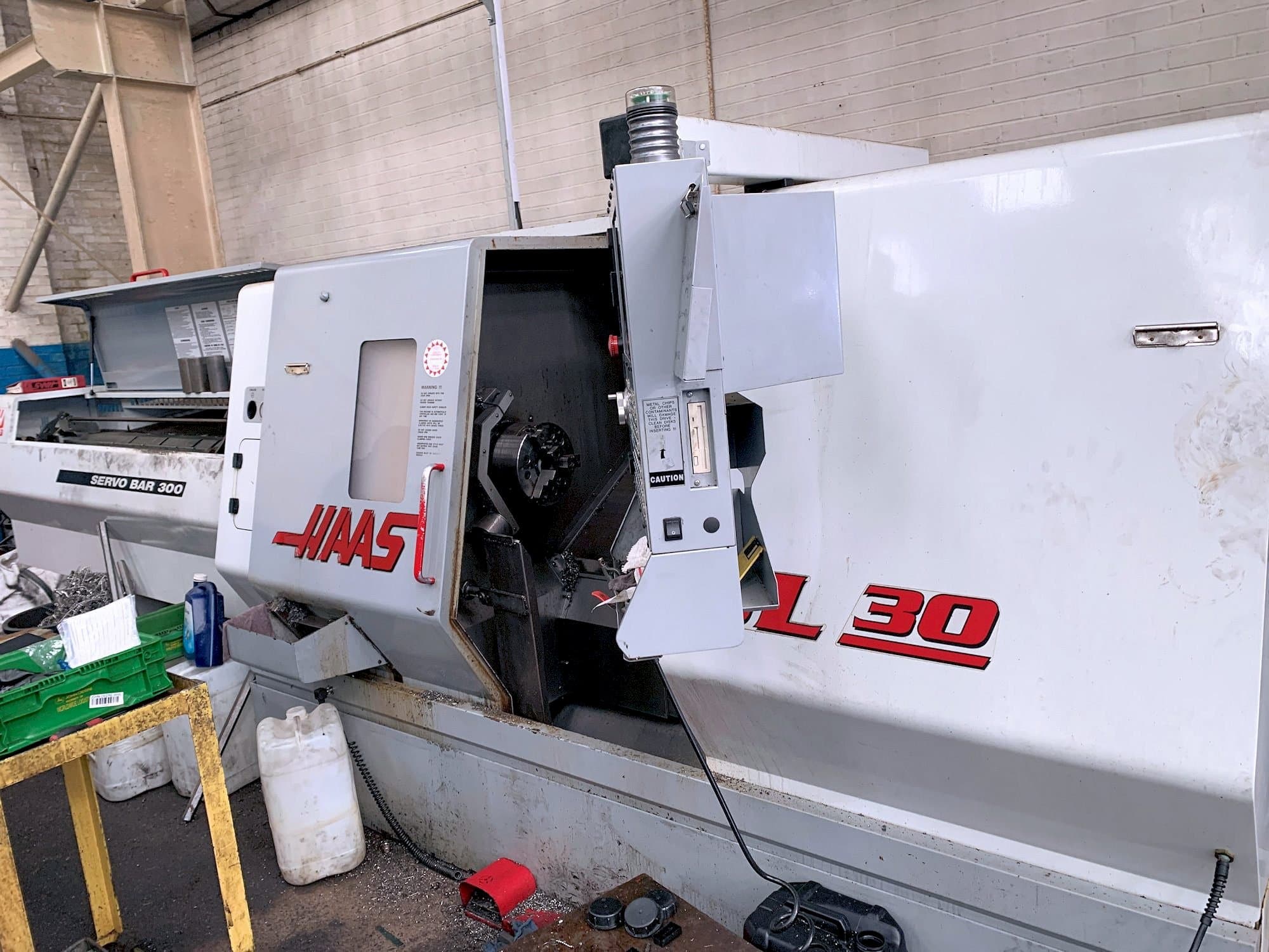 Makine HAAS SL-30 - Önden görünüm