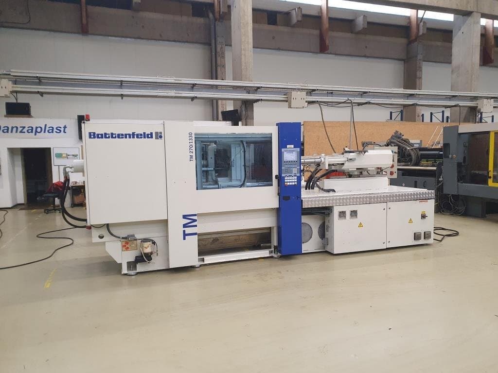 Makine Battenfeld TM 2700 / 1330 B4 - Önden görünüm