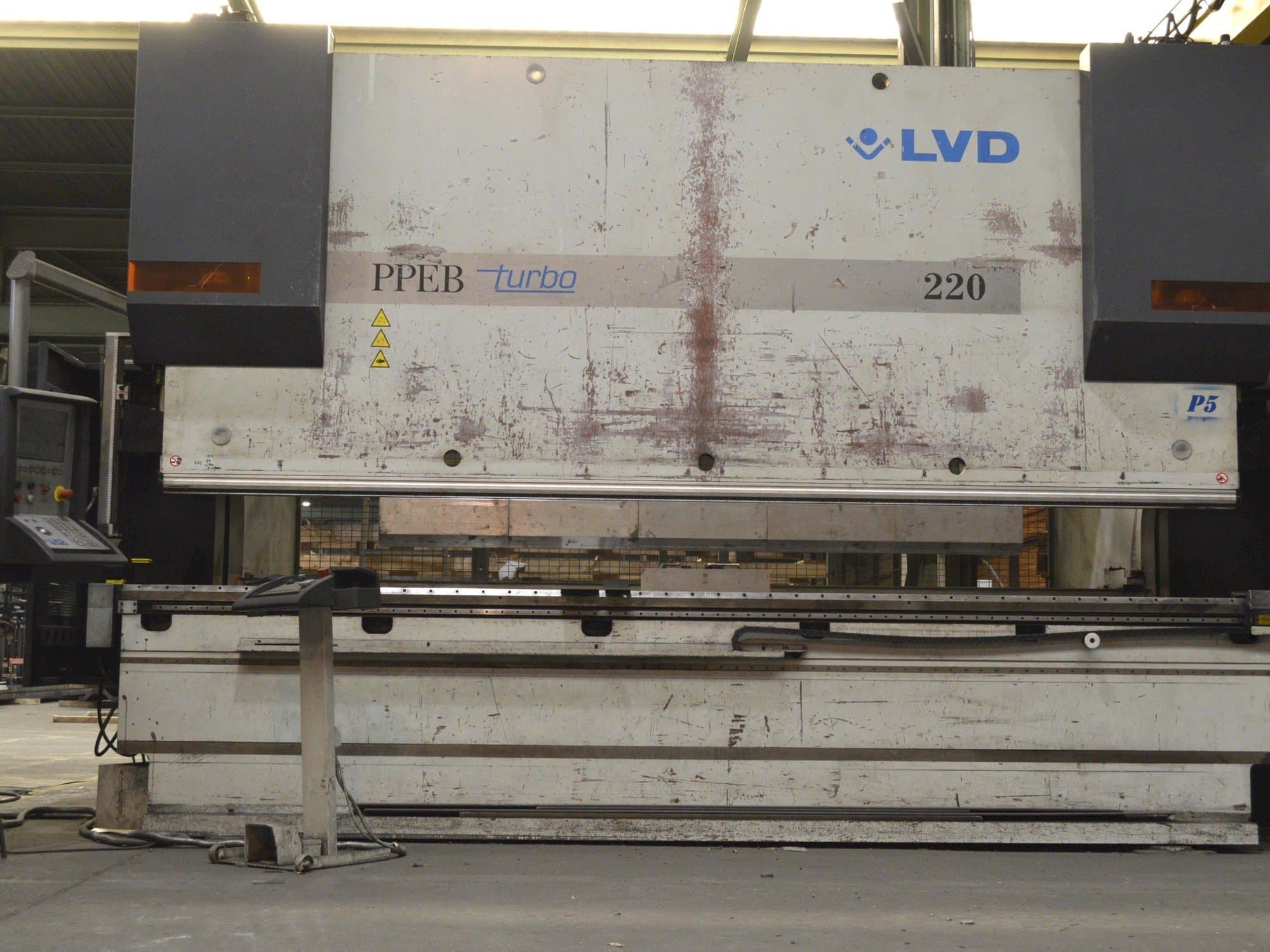 Makine LVD PPEB 220/42 - Önden görünüm