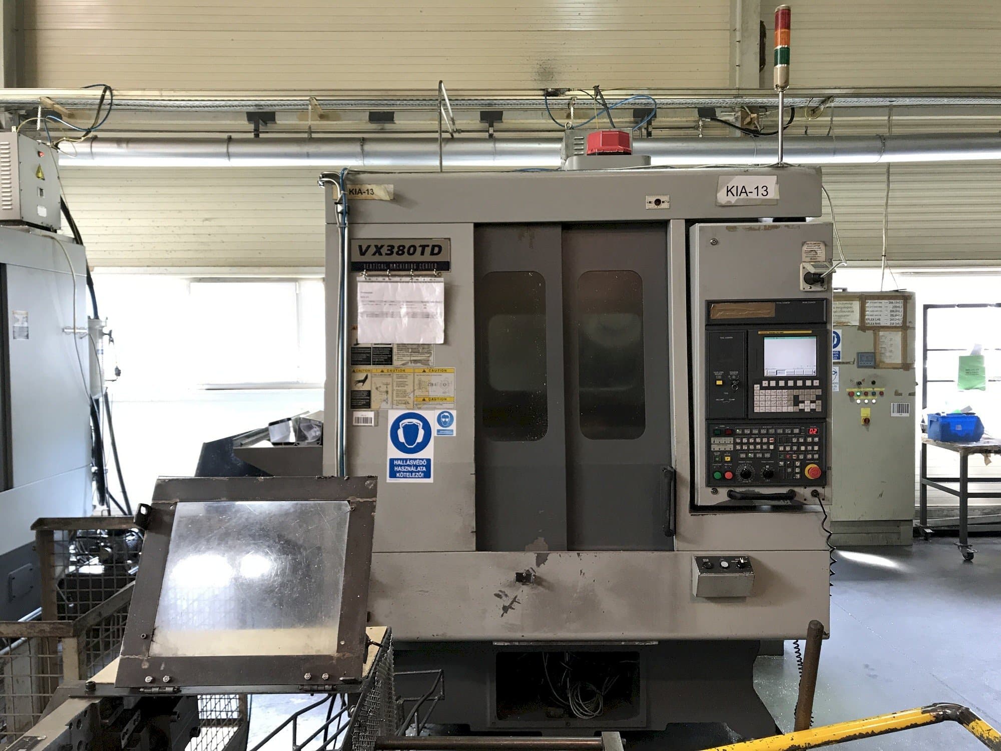 Makine  Hyundai Kia VX380TD - Önden görünüm