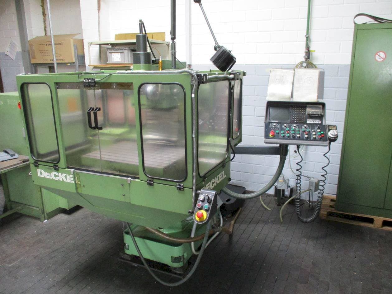 Makine DECKEL FP 3NC - Önden görünüm