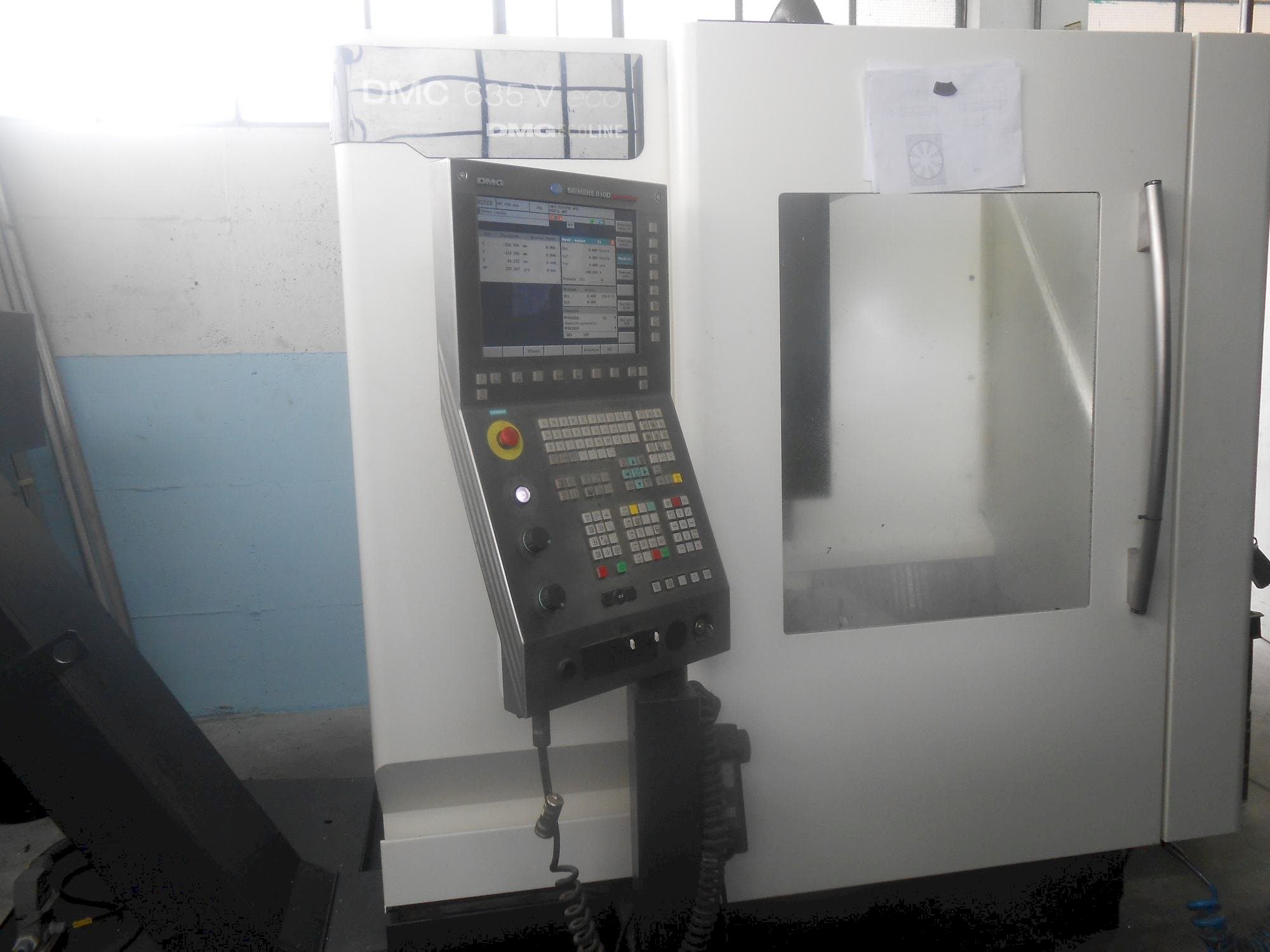 Makine  DECKEL MAHO DMC 635V - Önden görünüm