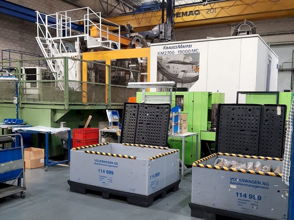 Makine  Krauss Maffei 2700/19000 MC - Önden görünüm