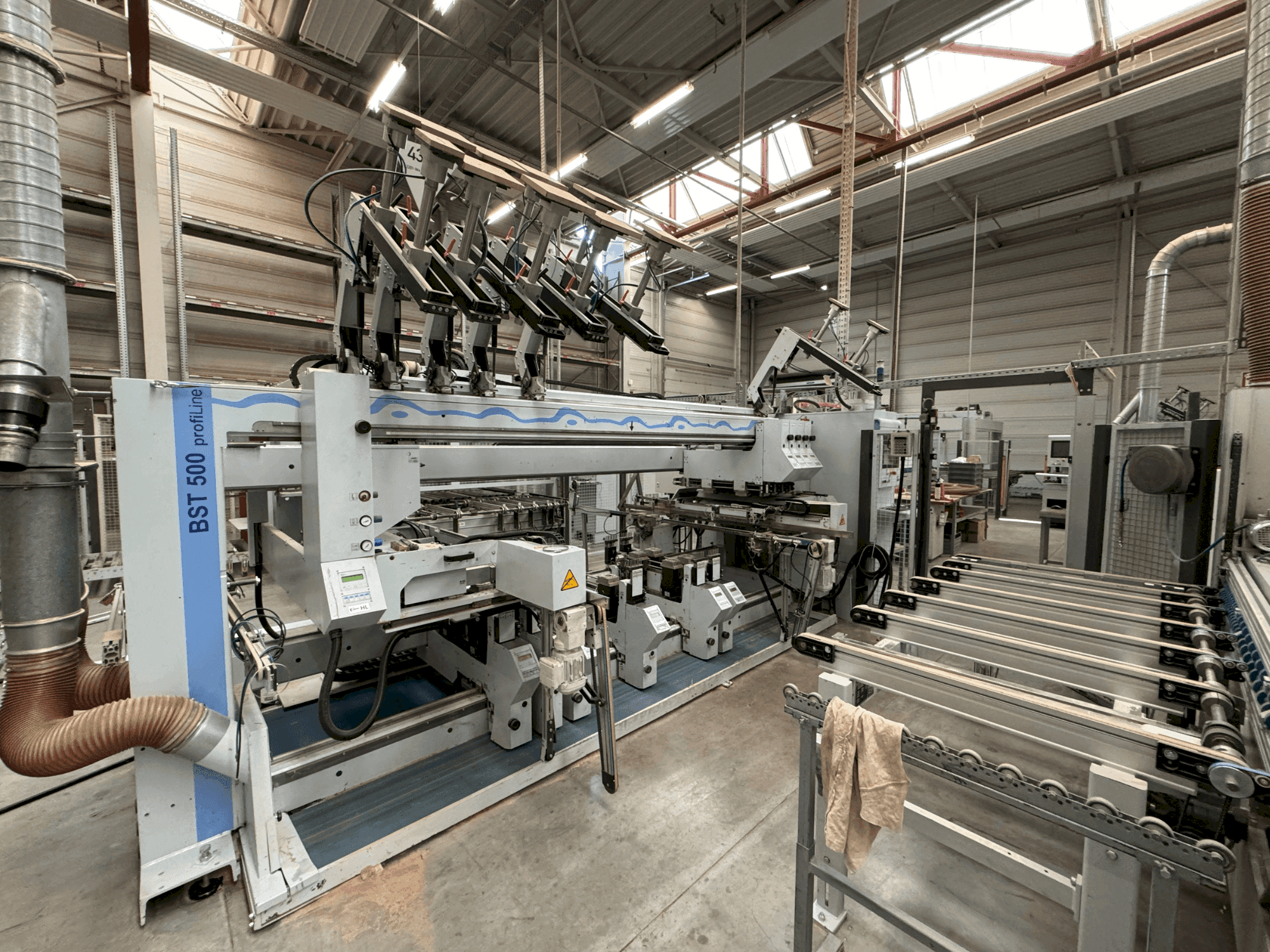 Makine  Weeke profiLine BST 500/D - Önden görünüm
