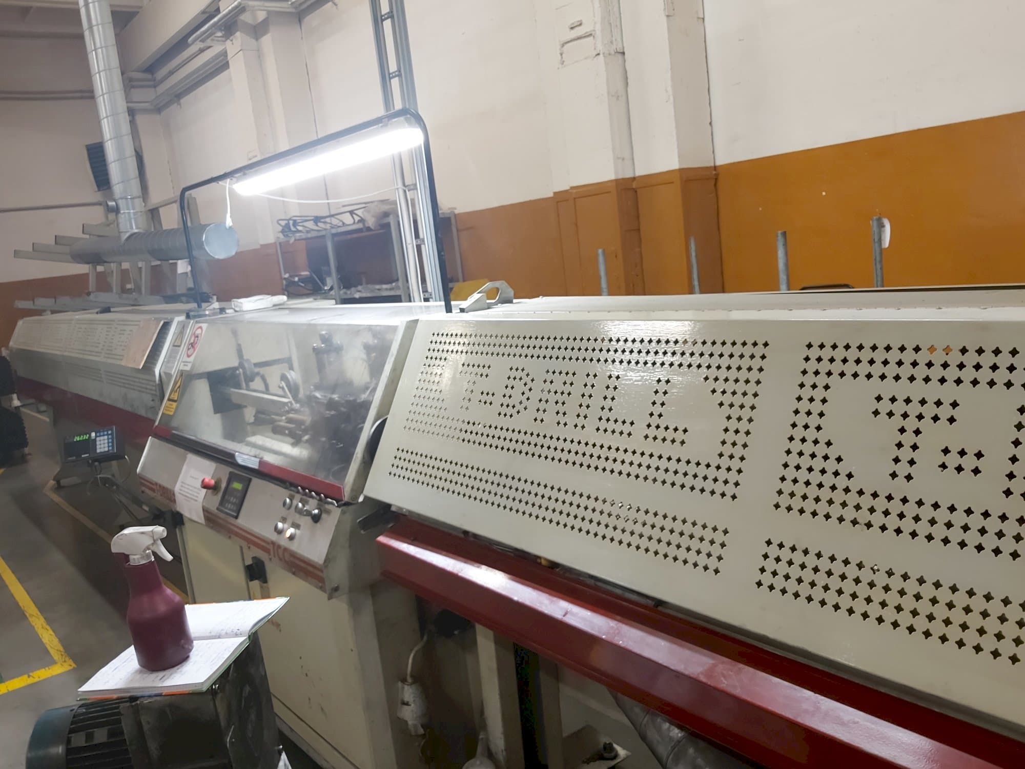 Makine T-DRILL TCC-50+RL4000+RCT2000 - Sağ taraf görünümü