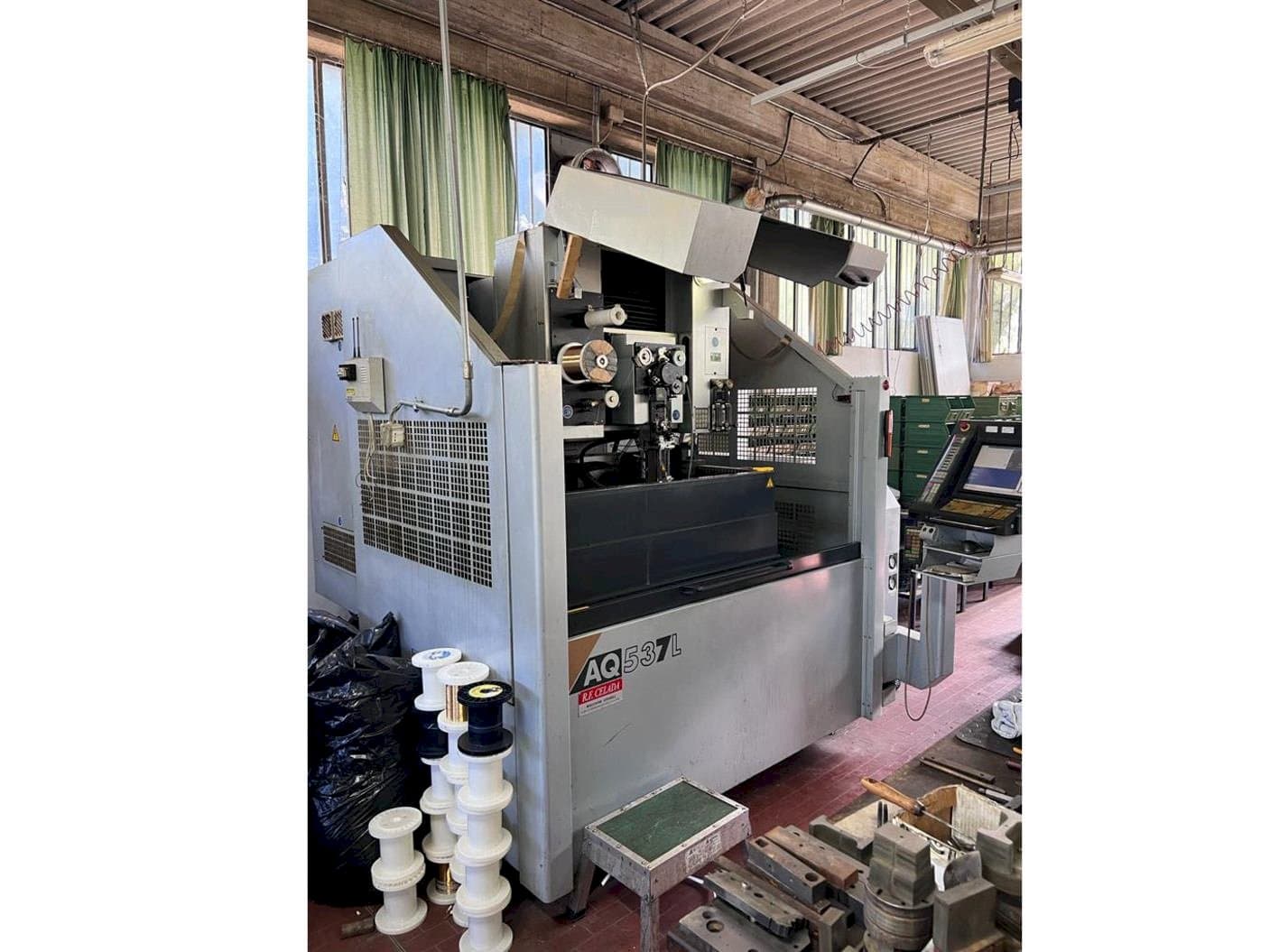 Makine Sodick AQ537L - Önden görünüm