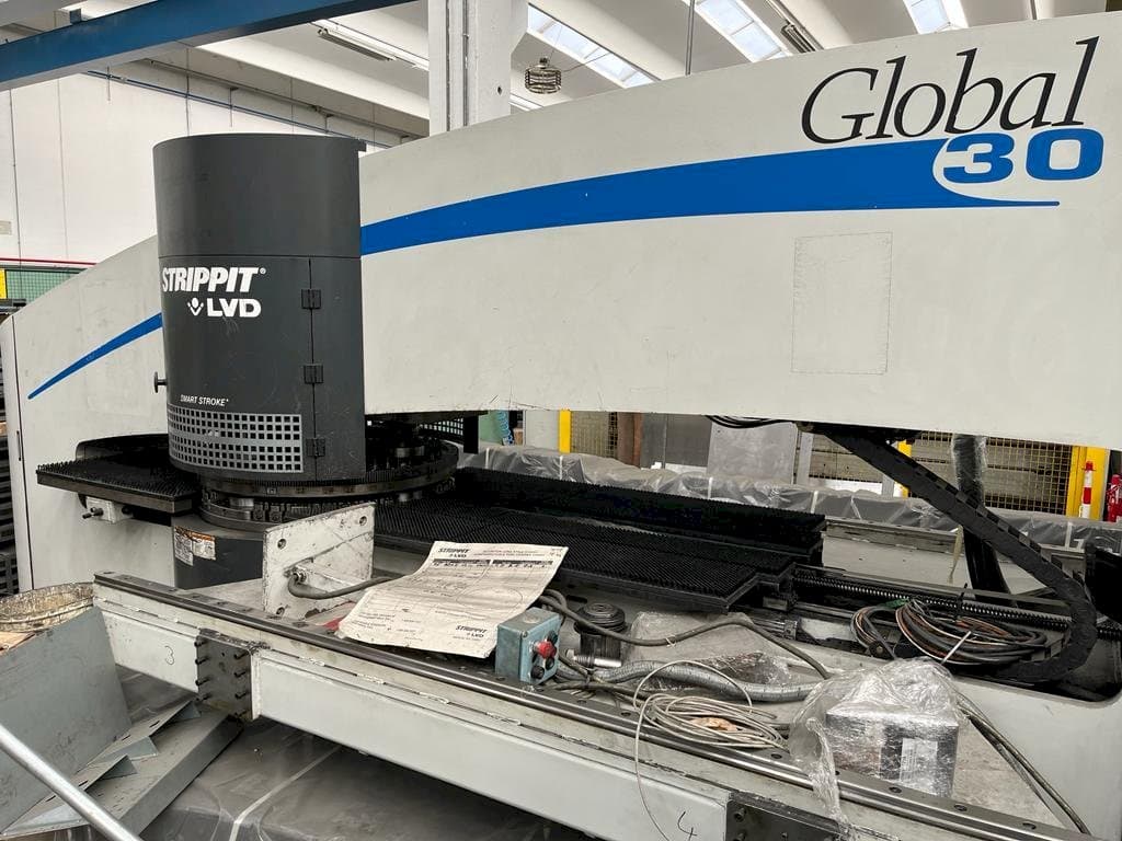 Makine LVD Strippit Global 30 1525 - Önden görünüm