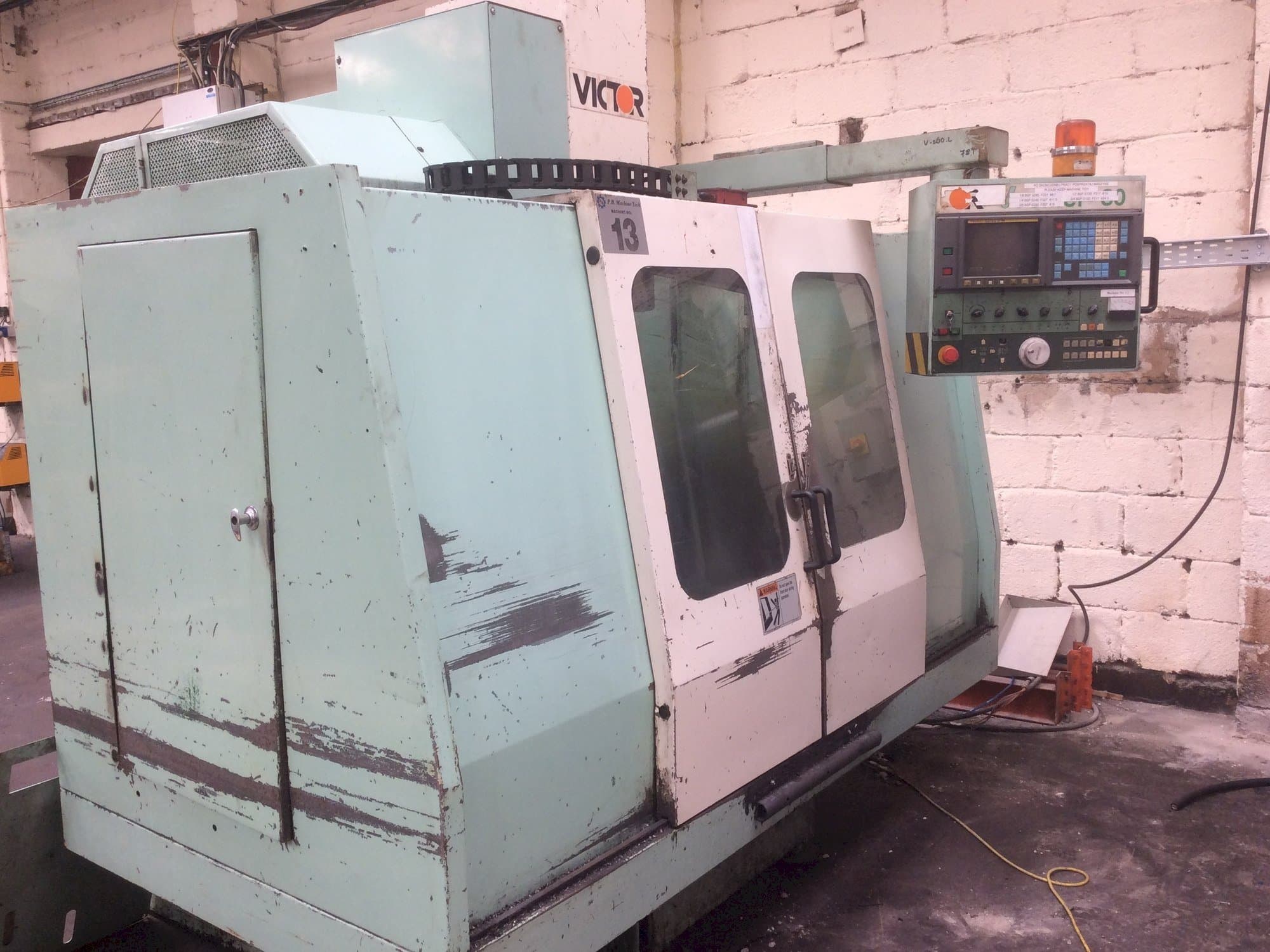 Makine  Victor V Center-80 - Önden görünüm