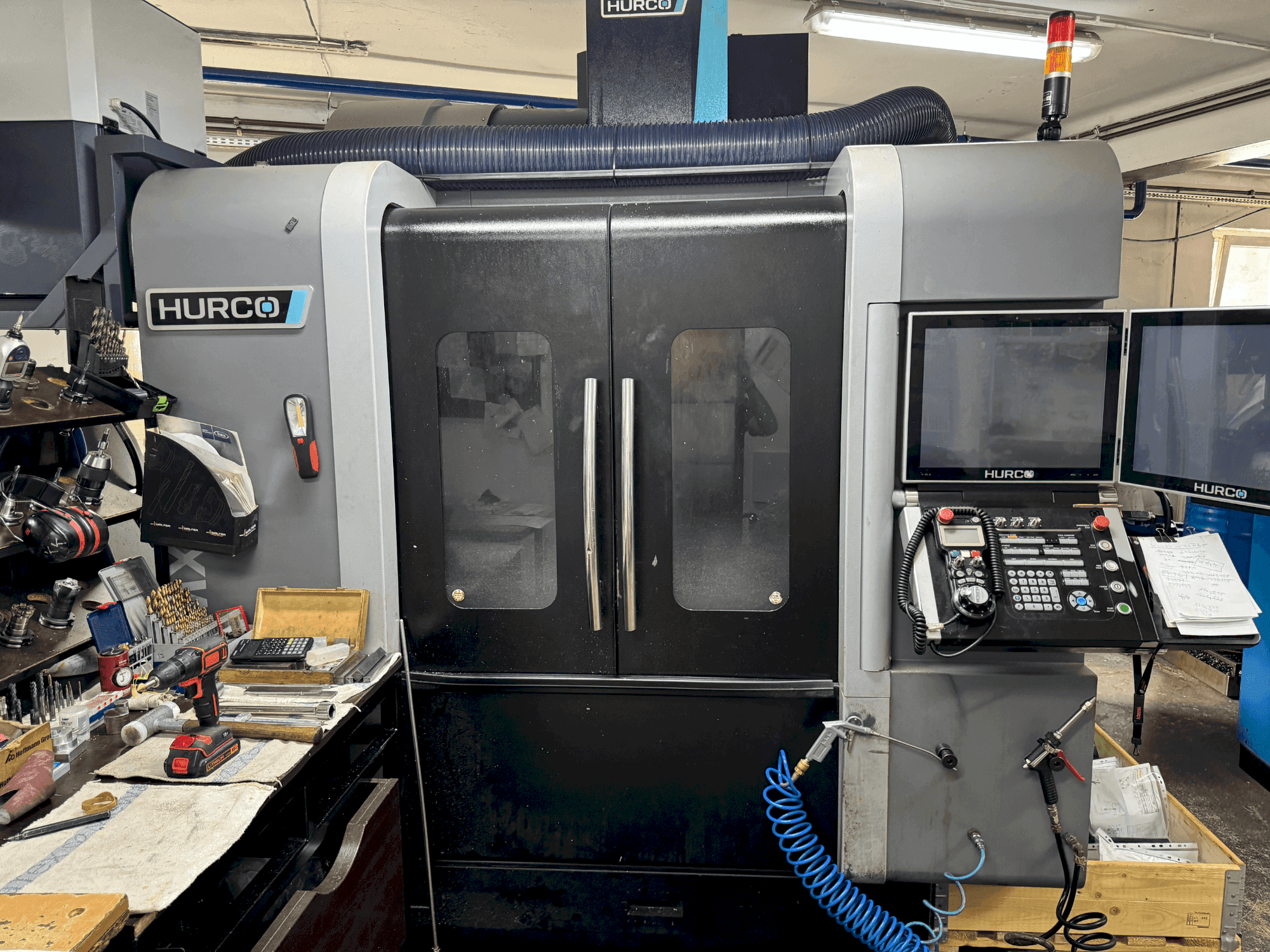 Makine Hurco VMX 30i - Önden görünüm