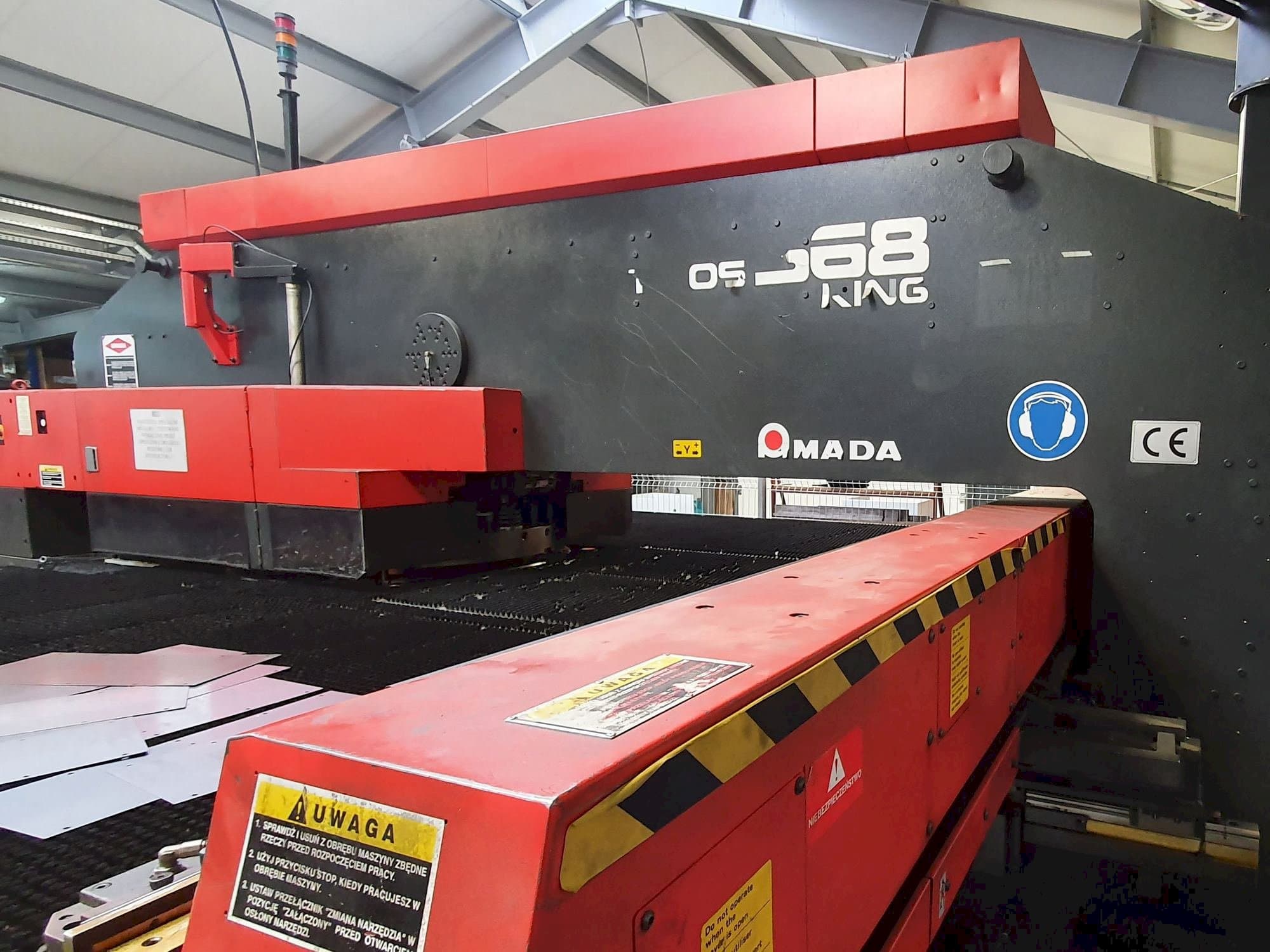 Makine AMADA VIPROS 368 KING - Önden görünüm