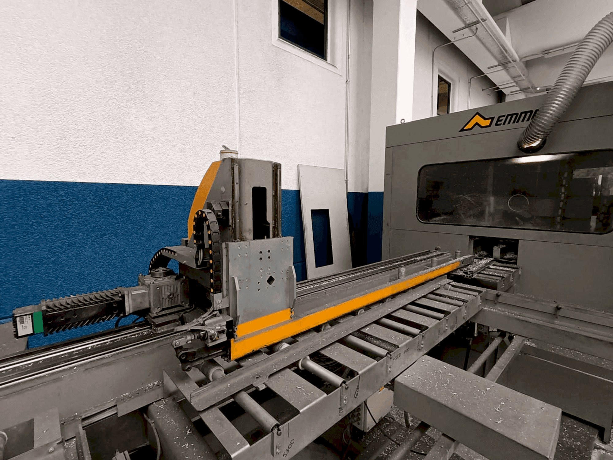 Makine Emmegi Quadra - Önden görünüm