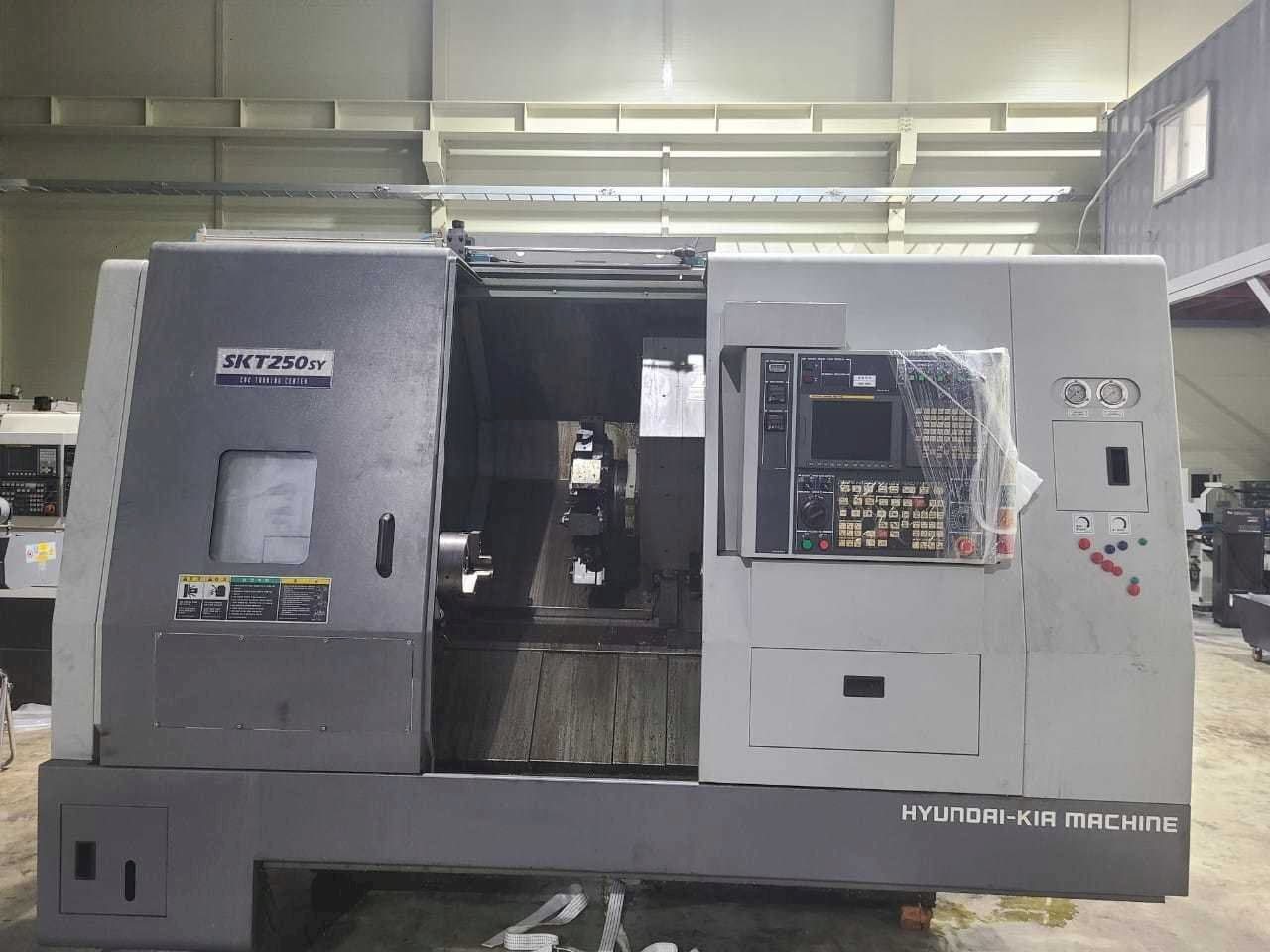 Makine Hyundai Kia SKT250SY - Önden görünüm