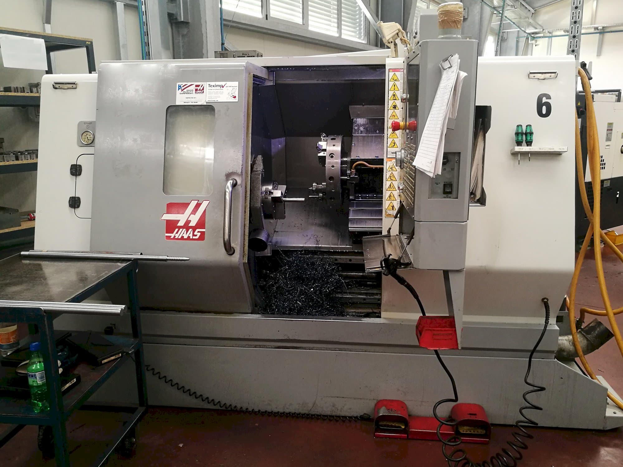Makine HAAS SL-20THE - Önden görünüm