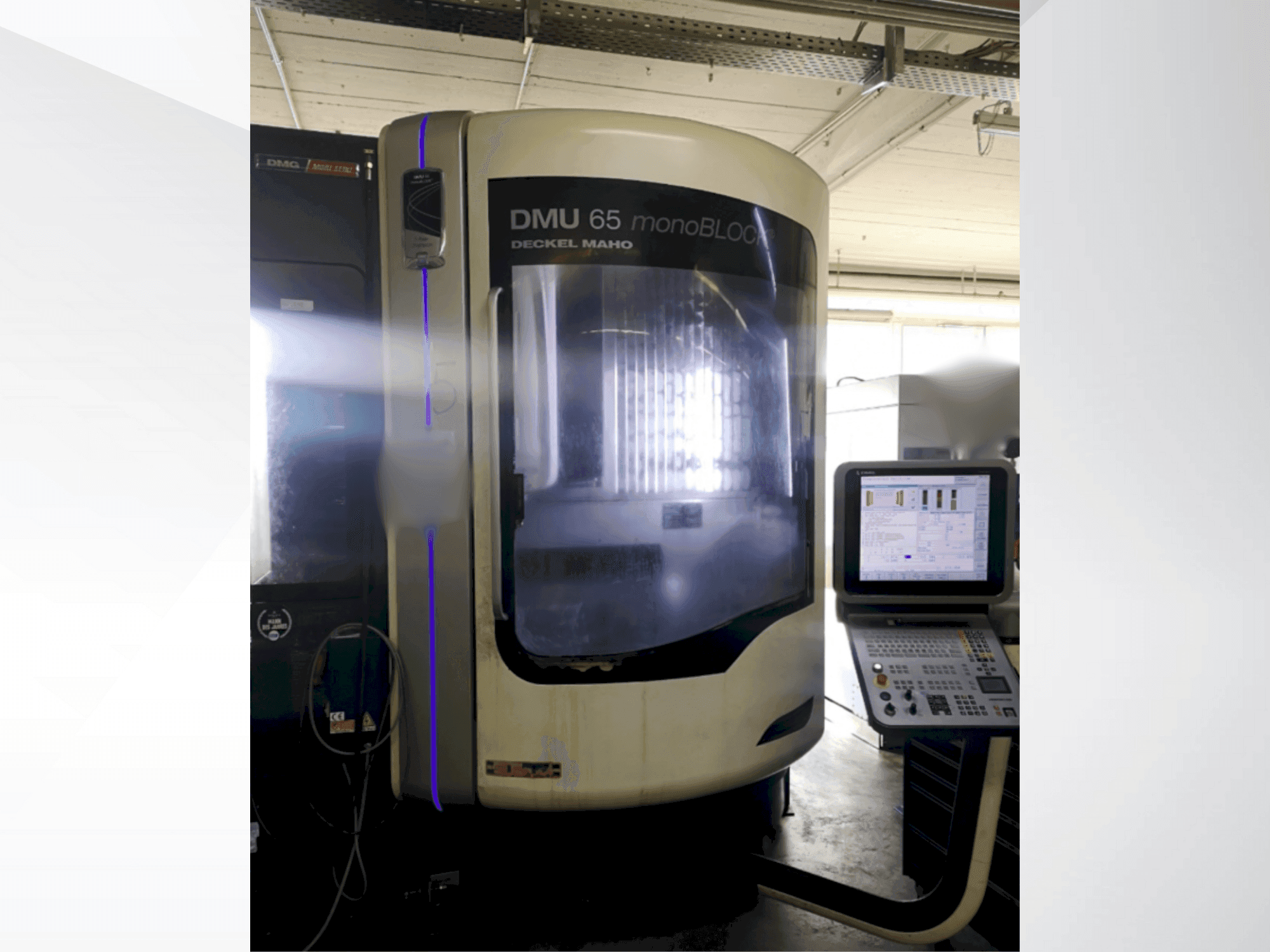 Makine DECKEL MAHO DMU 60 monoBlock - Önden görünüm