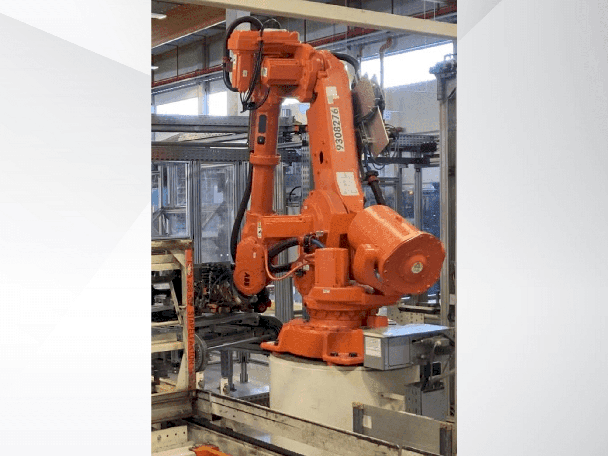 Makine ABB IRB 6640-130/320 - Önden görünüm