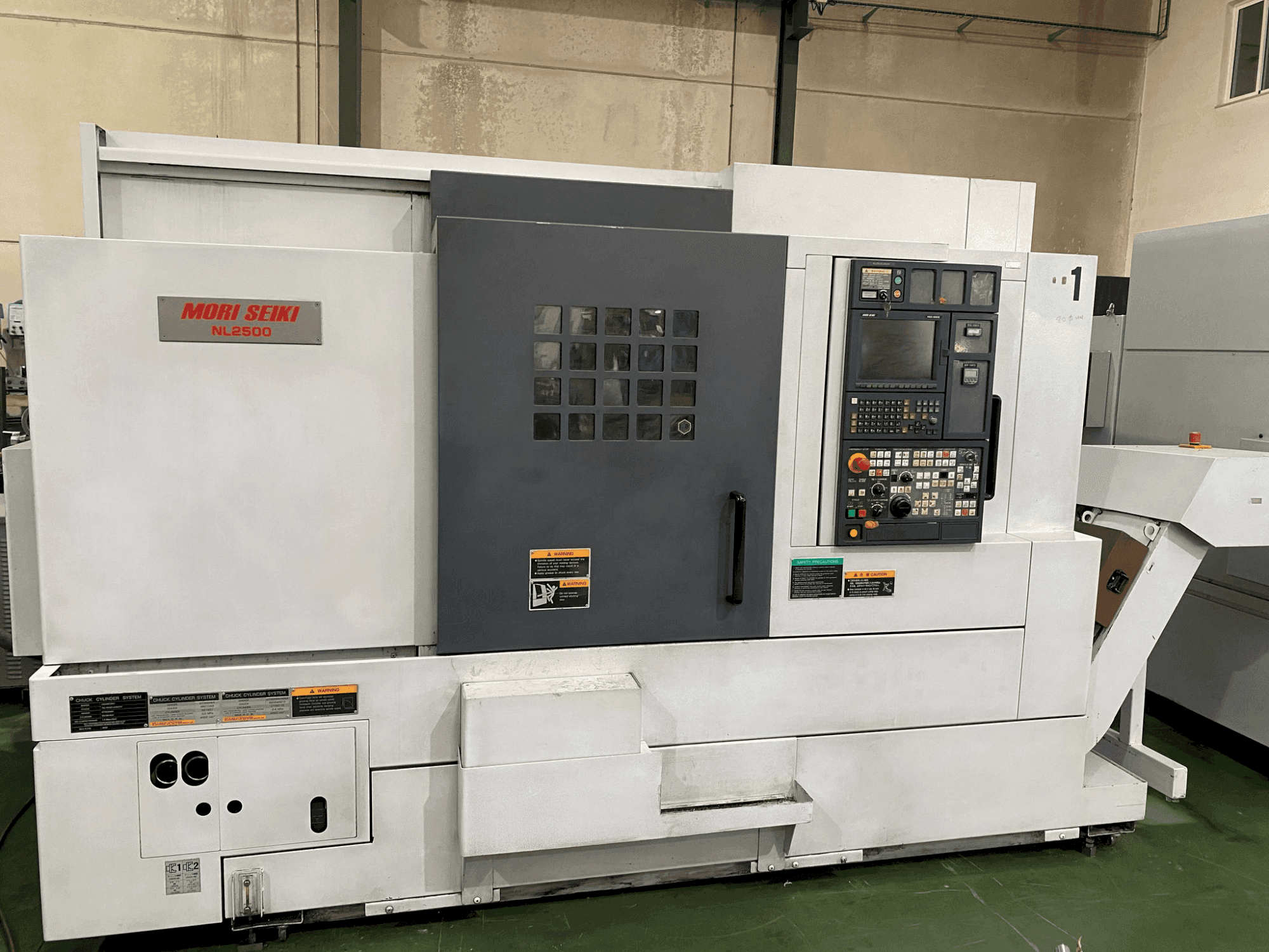 Makine MORI SEIKI NL 2500 SY (2007) - Önden görünüm