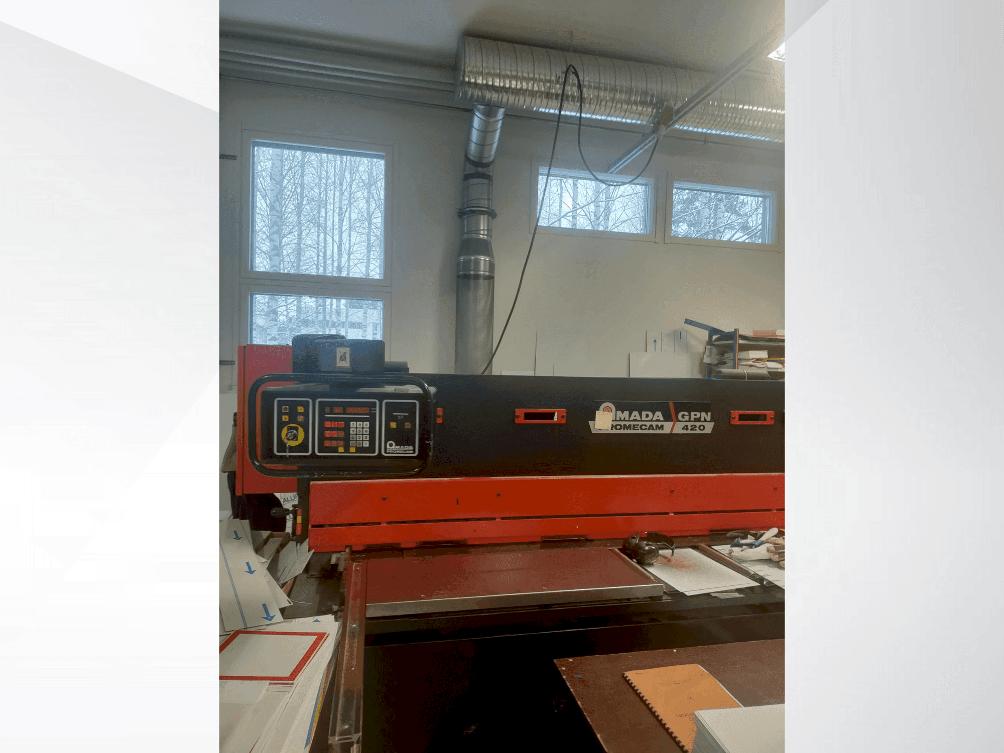 Makine AMADA GPN 420 - Önden görünüm