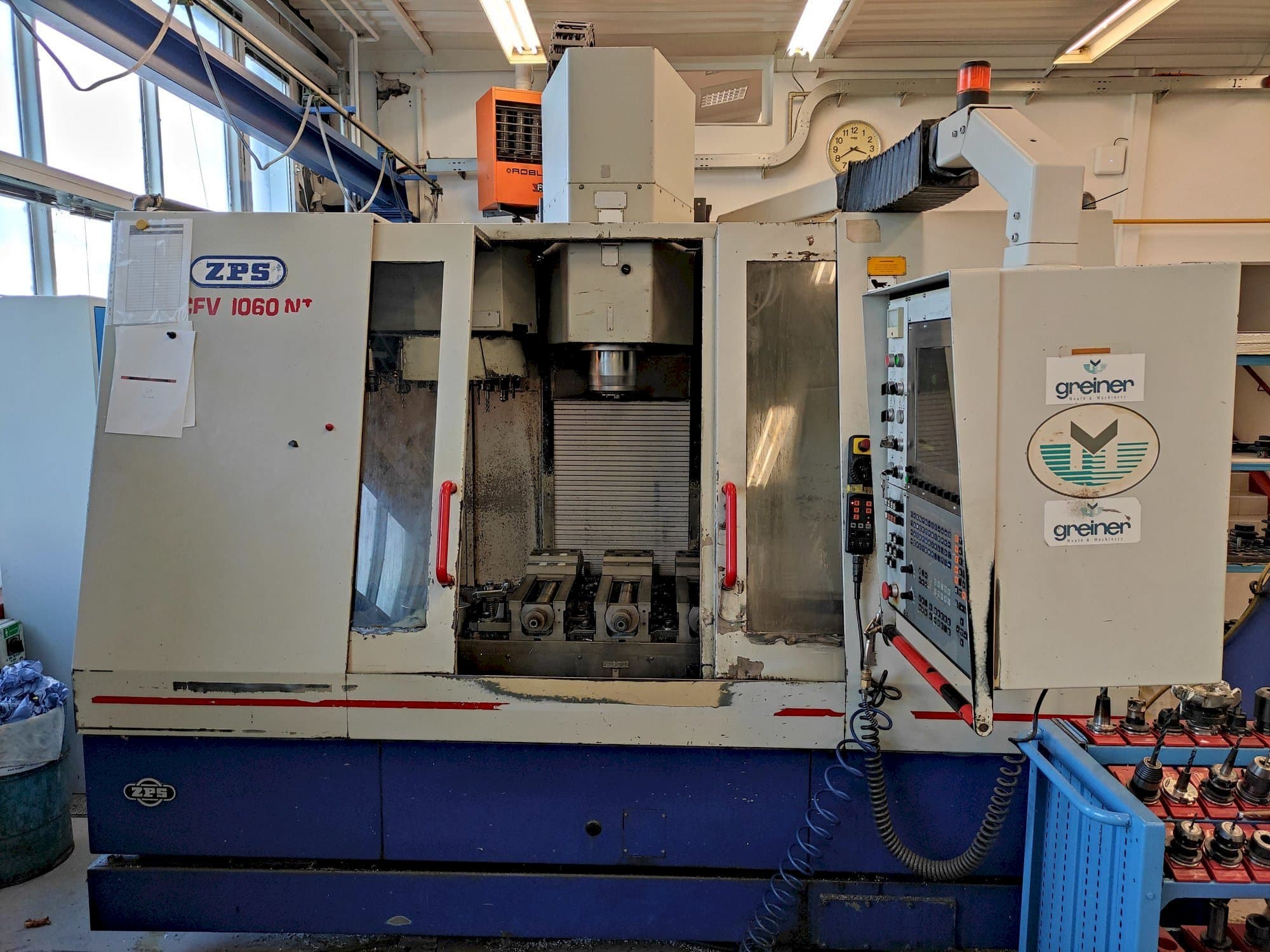 Makine ZPS MCFV 1060 NT - Önden görünüm