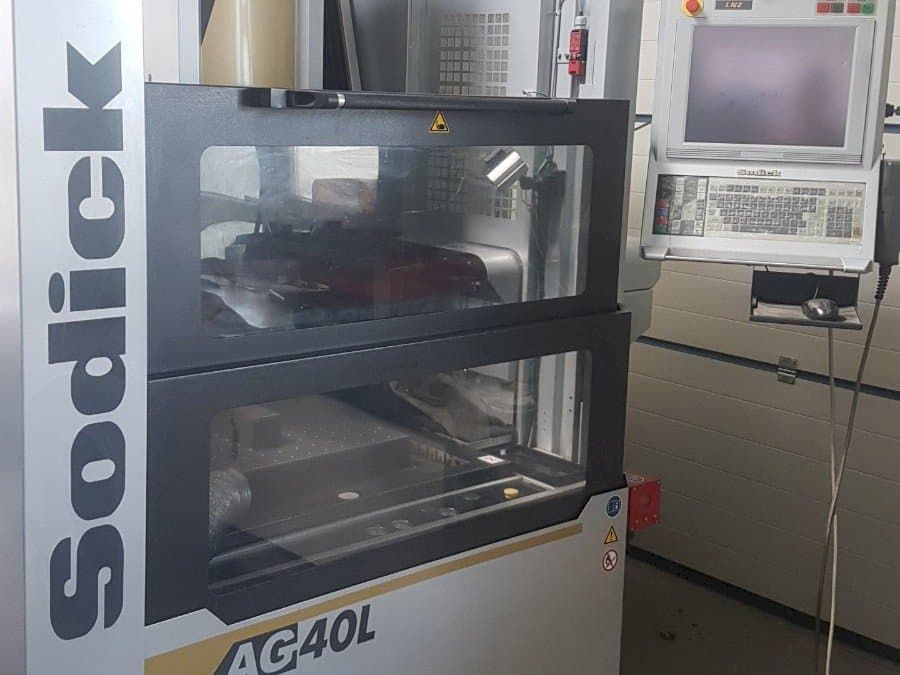 Makine Sodick AG40L - Önden görünüm
