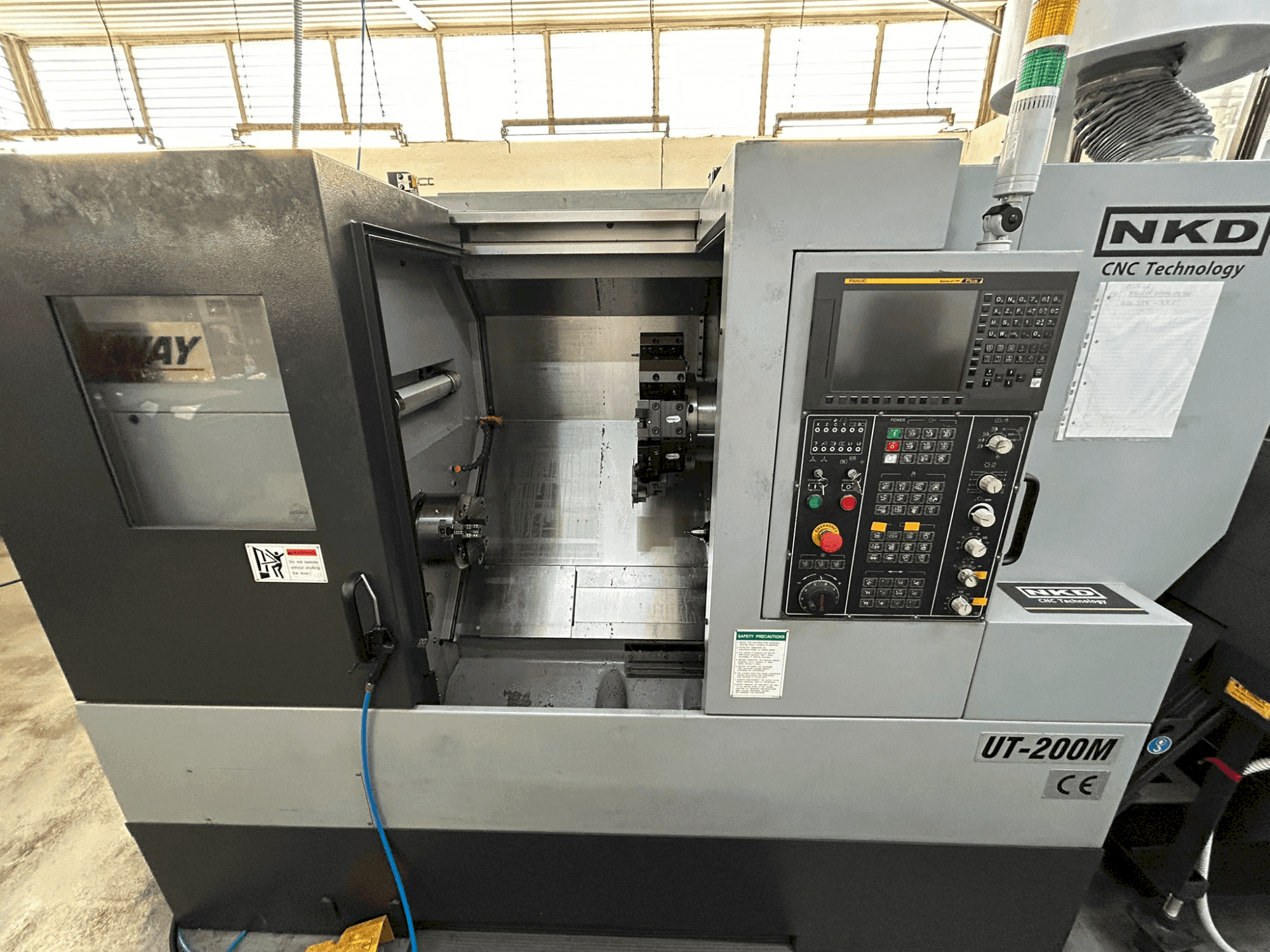 Makine ACCUWAY UT-200M - Önden görünüm