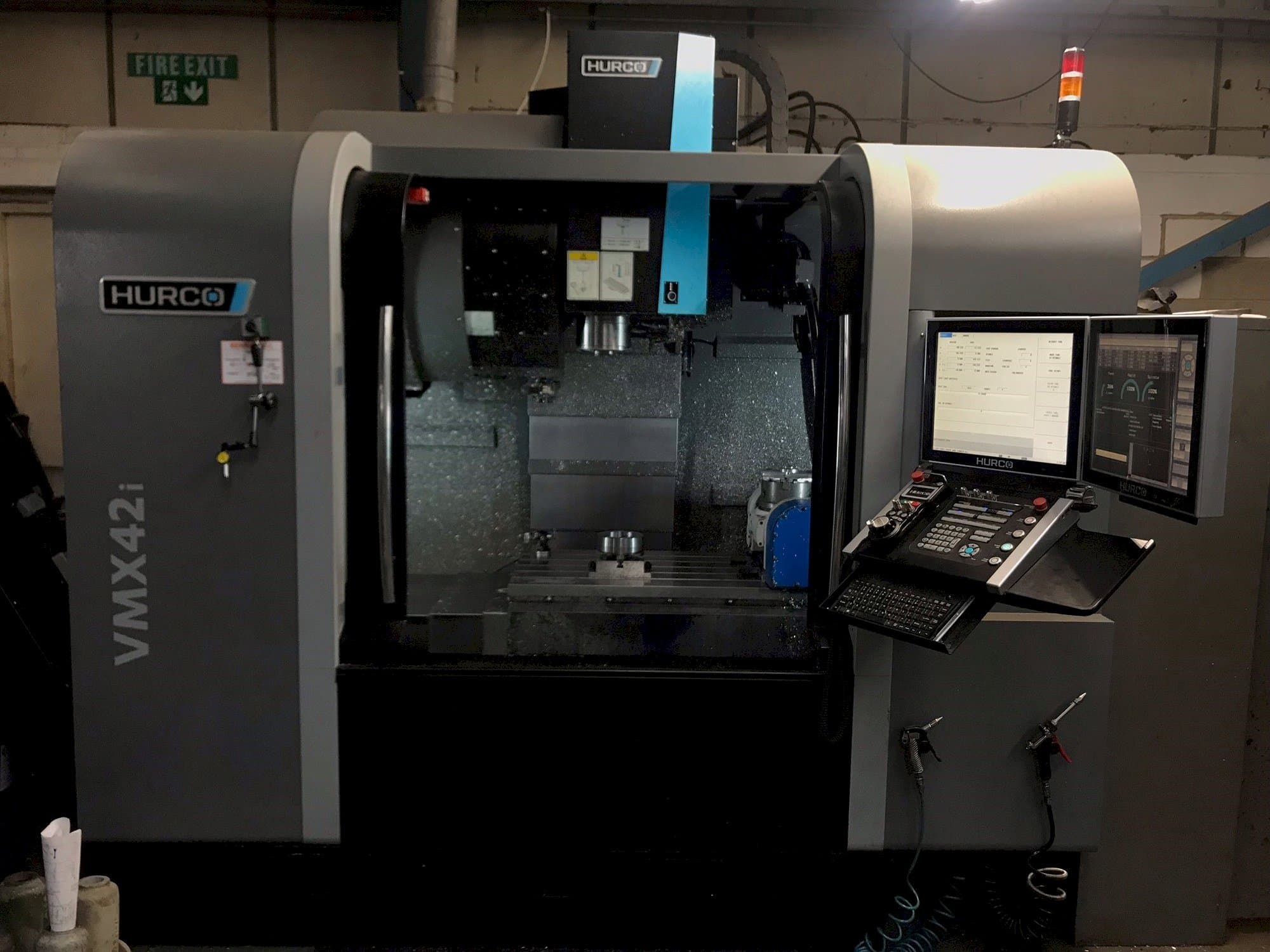 Makine Hurco VMX42i - Önden görünüm