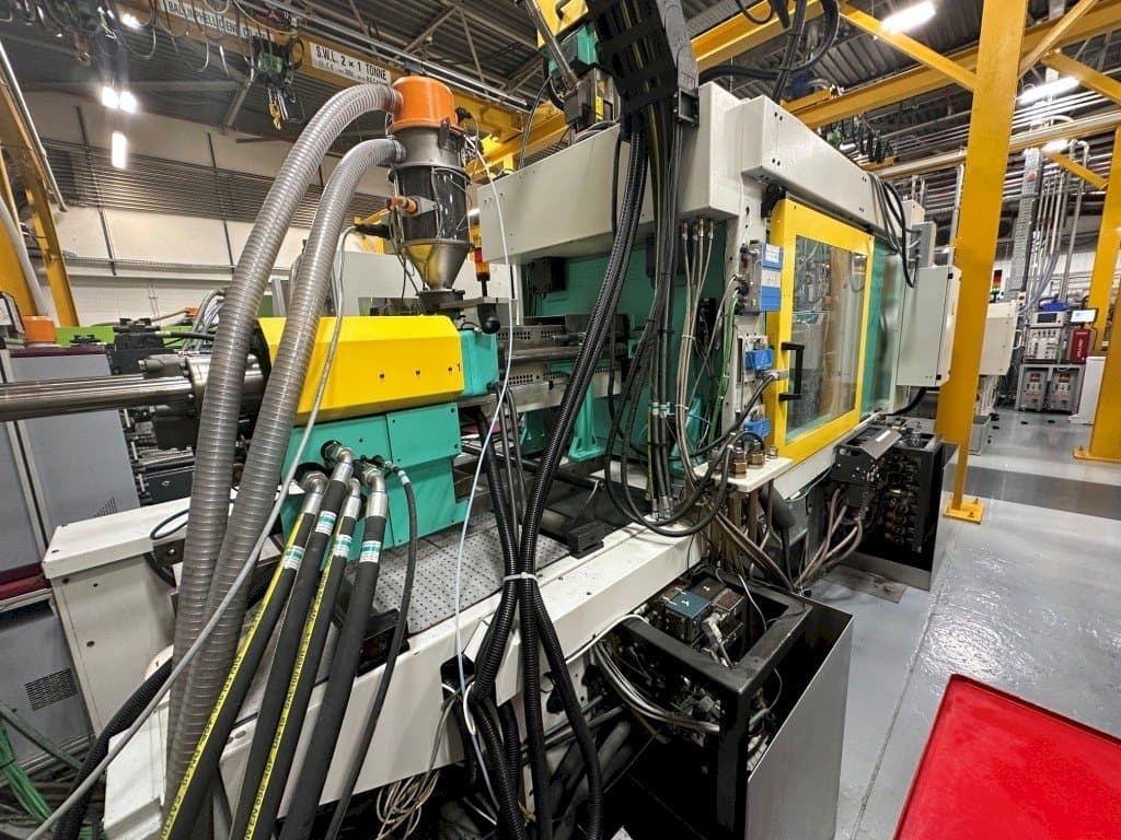 Makine  Arburg Allrounder 570C 2000 -350/150 - Sol taraftaki görüntü