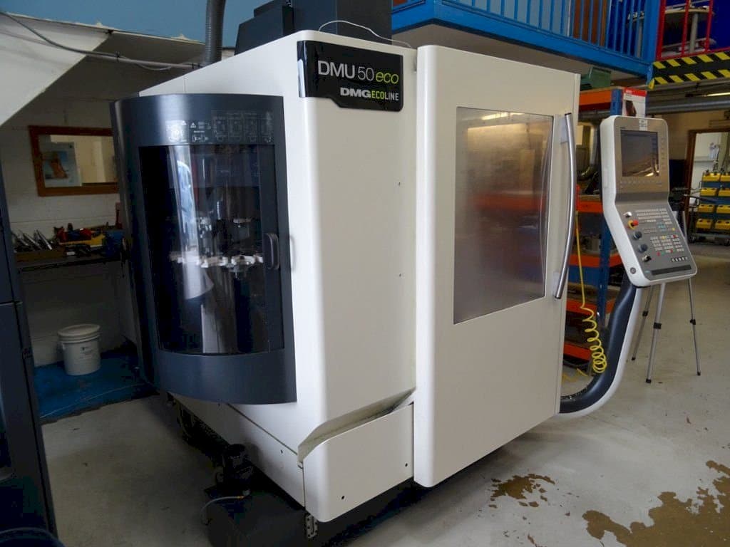 Makine  DECKEL MAHO DMU 50Eco - Önden görünüm