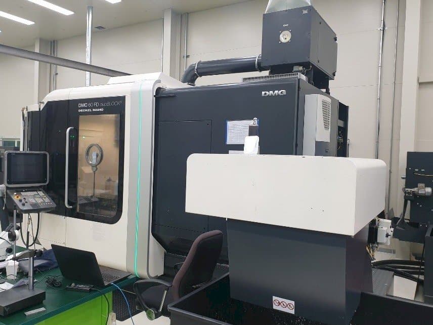 Makine DMG Deckel Maho DMC 60 FD duoBLOCK - Önden görünüm