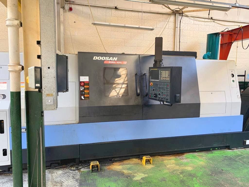 Makine  Doosan Puma 400LB - Önden görünüm