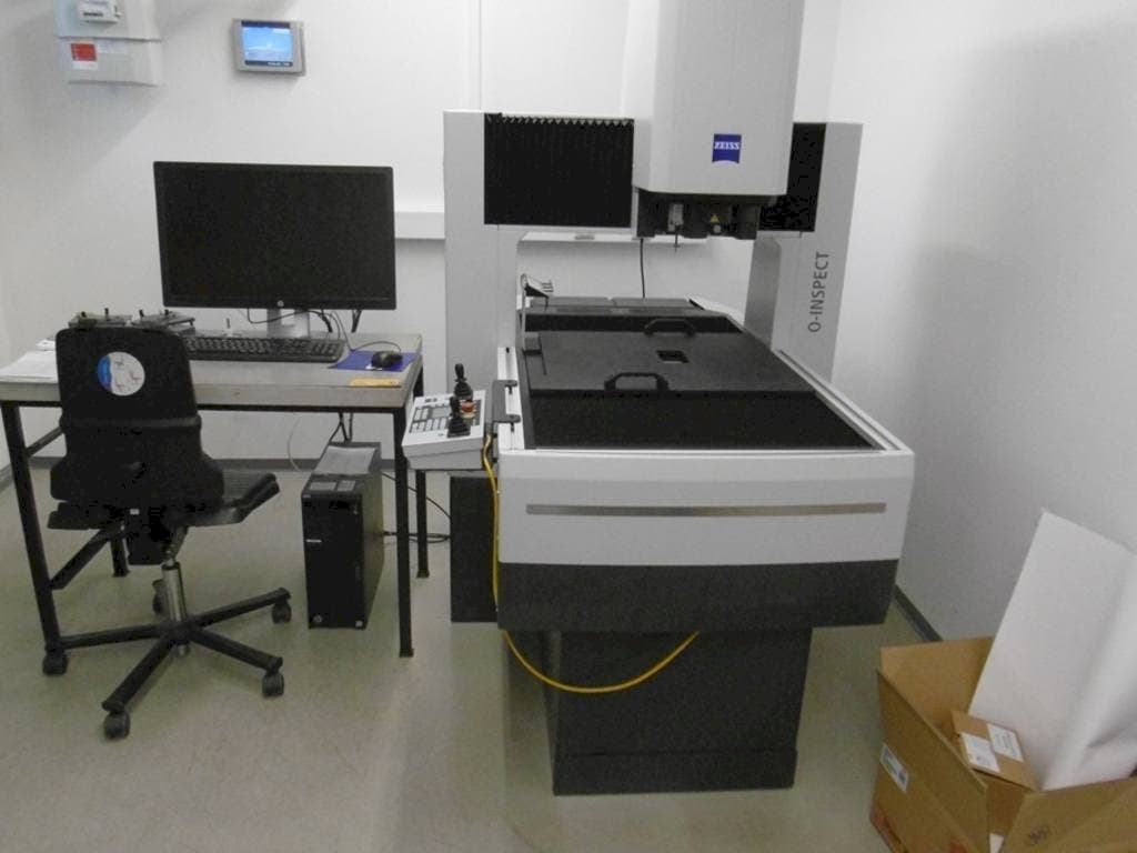 Makine ZEISS O-Inspect 543 - Önden görünüm