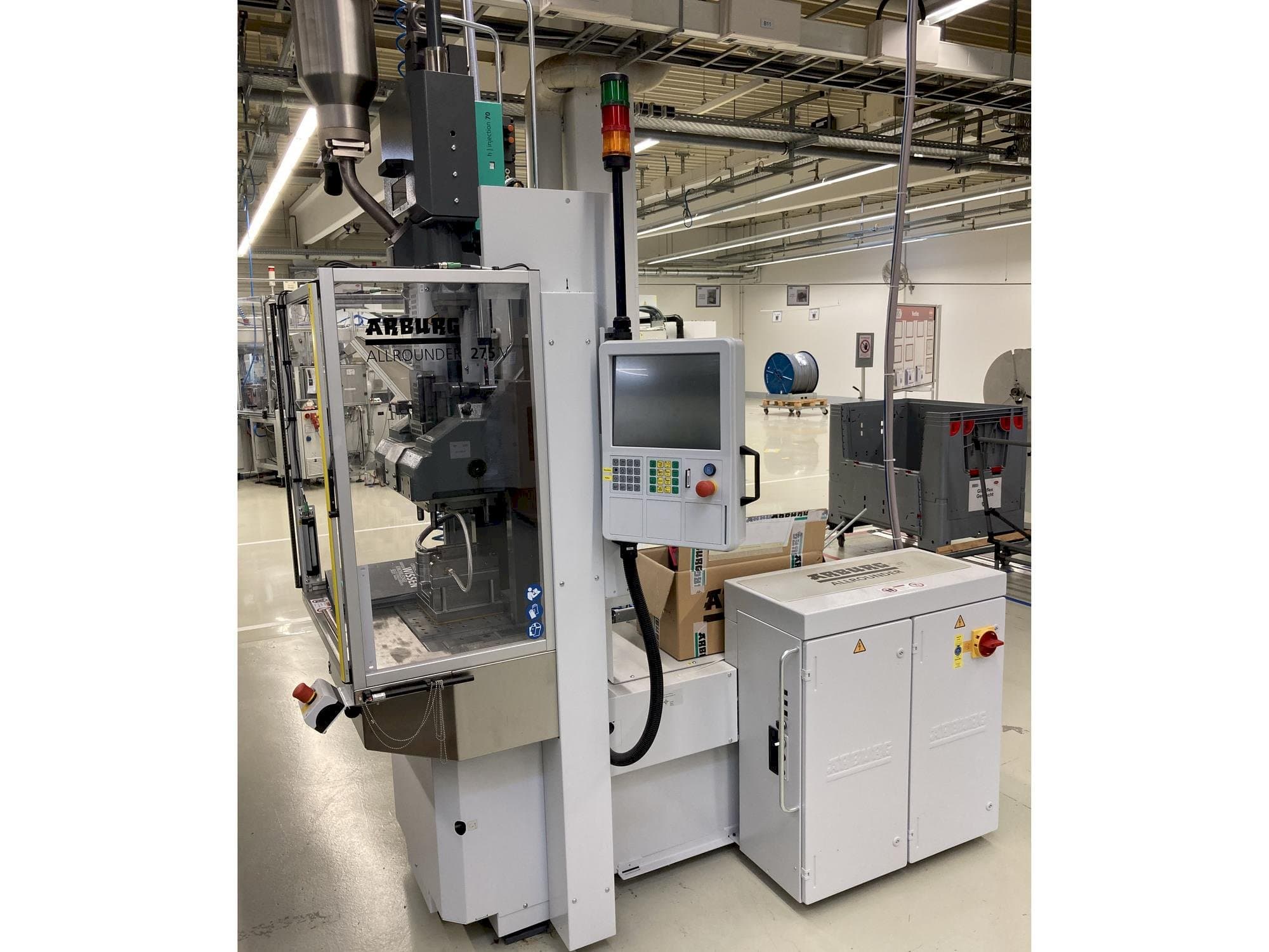Makine Arburg Allrounder 275 V 250-70 - Önden görünüm