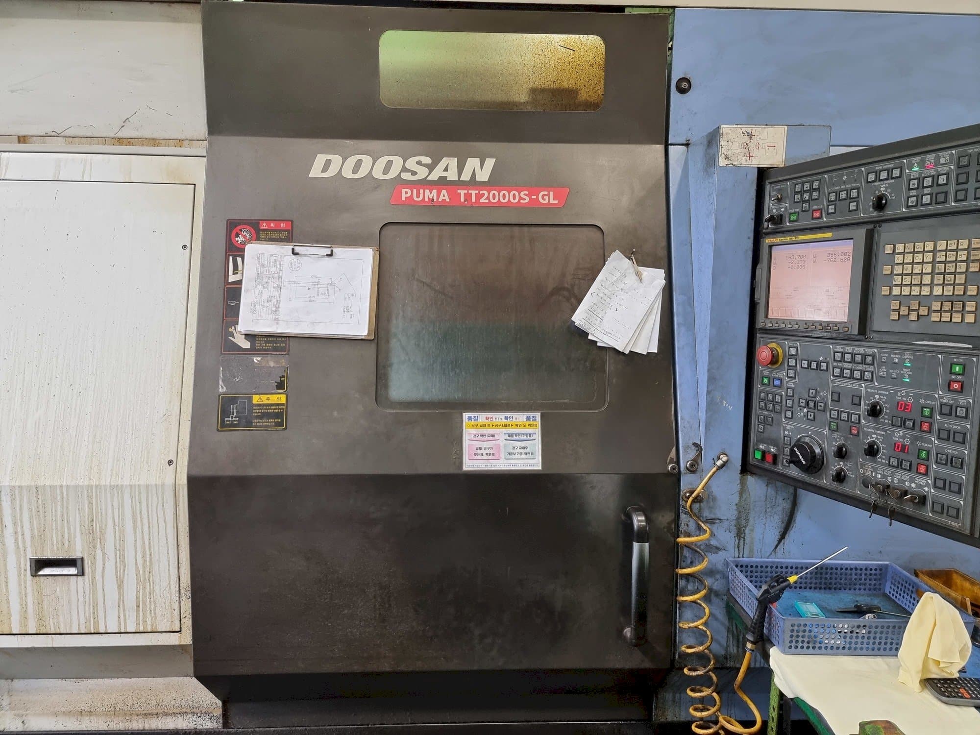 Makine  Doosan PUMA TT2000S-GL - Önden görünüm