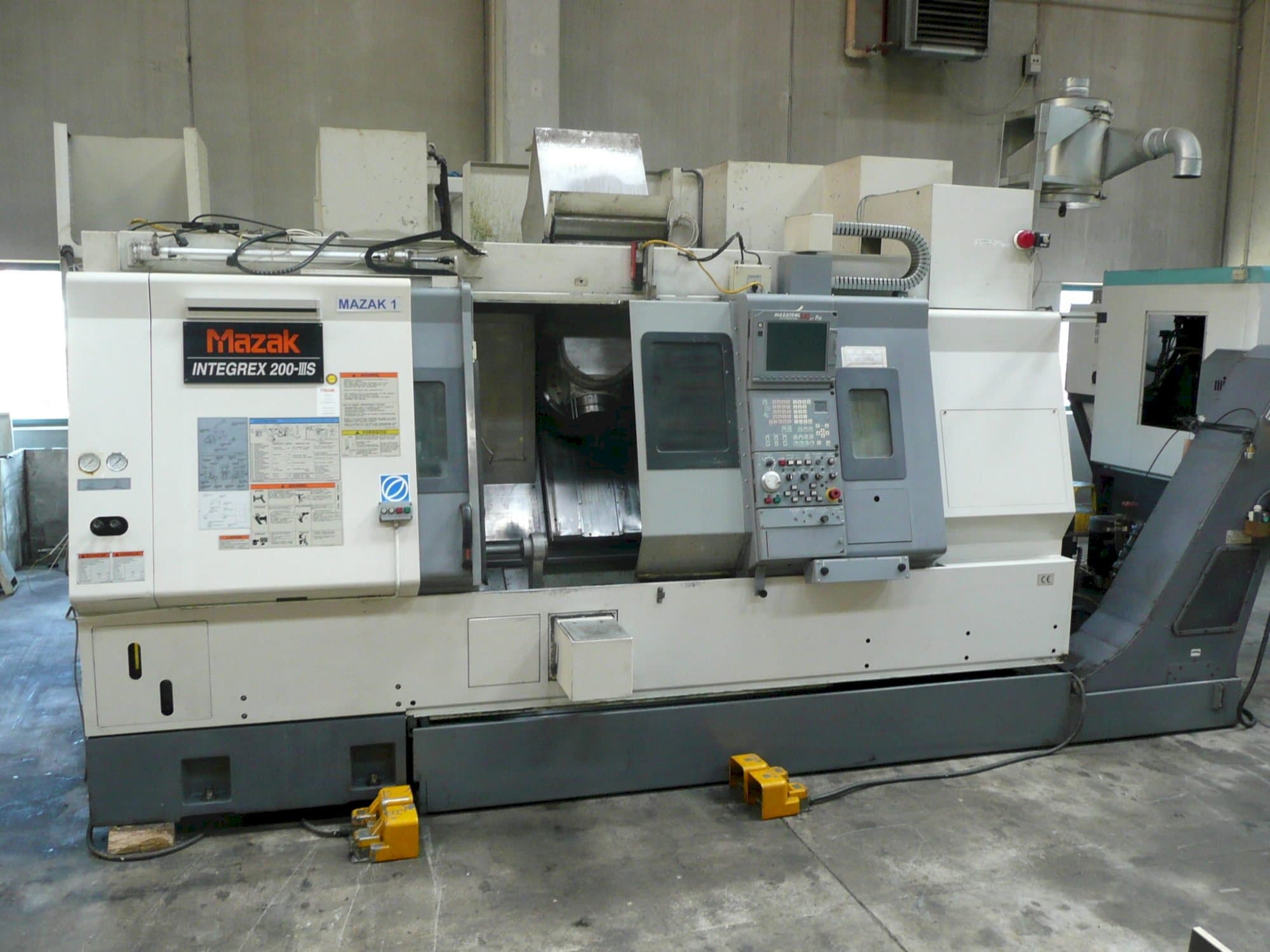 Makine  Mazak INTEGREX 200-IIIS - Önden görünüm
