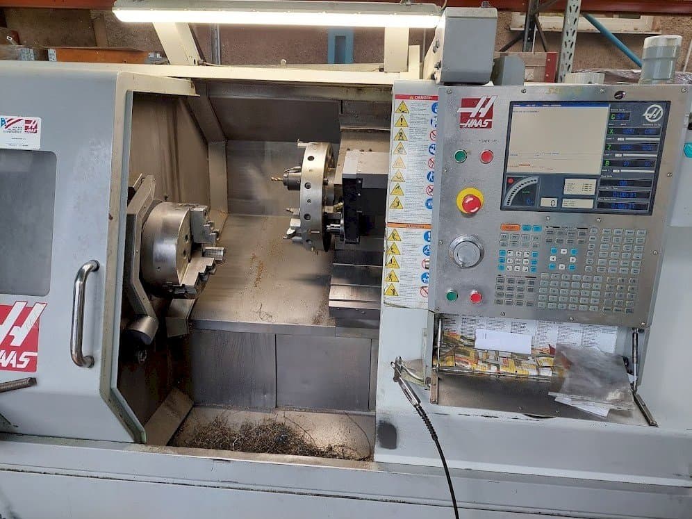 Makine HAAS SL-30TBHE - Önden görünüm