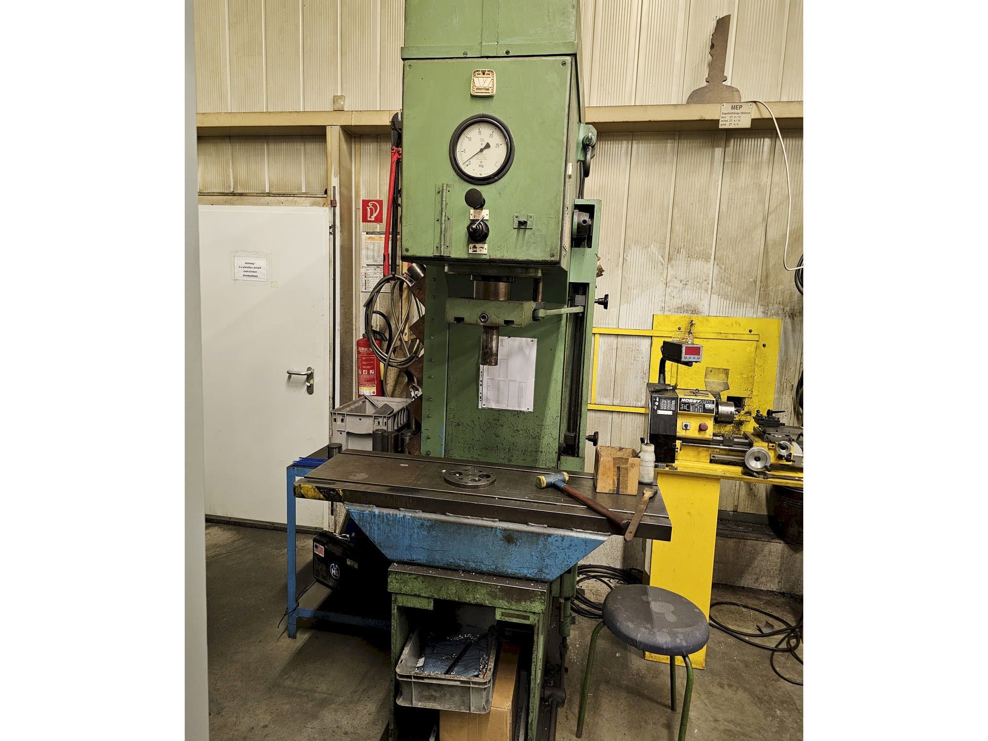 Makine VEB PYE/25/1 - Önden görünüm