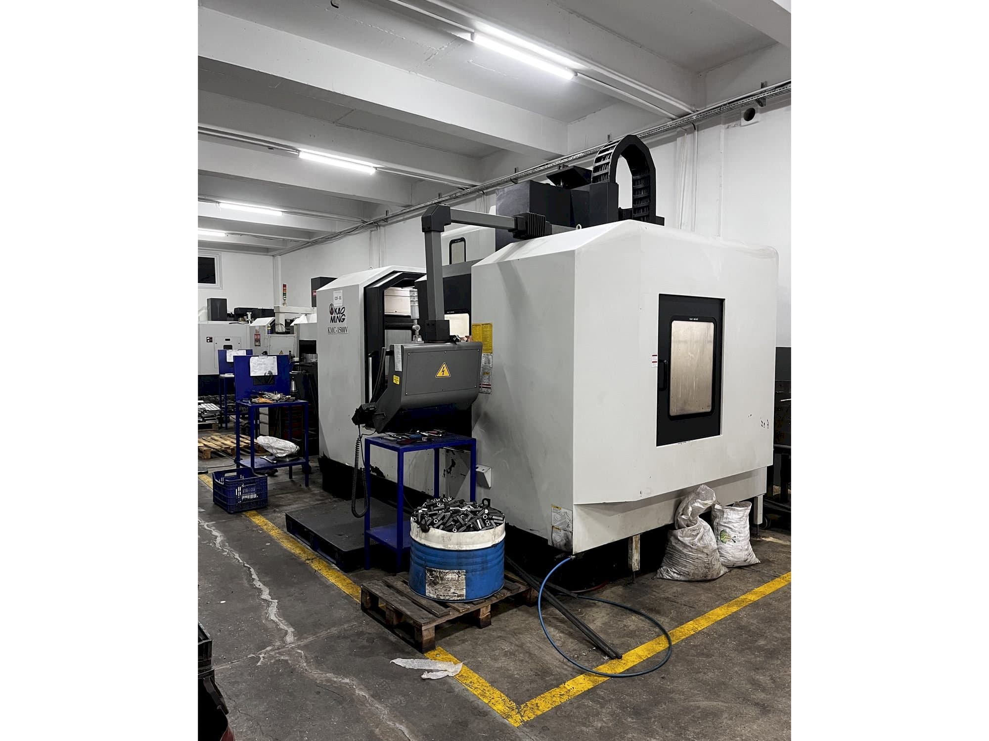 Makine KAOMING KMC 1500V - Önden görünüm