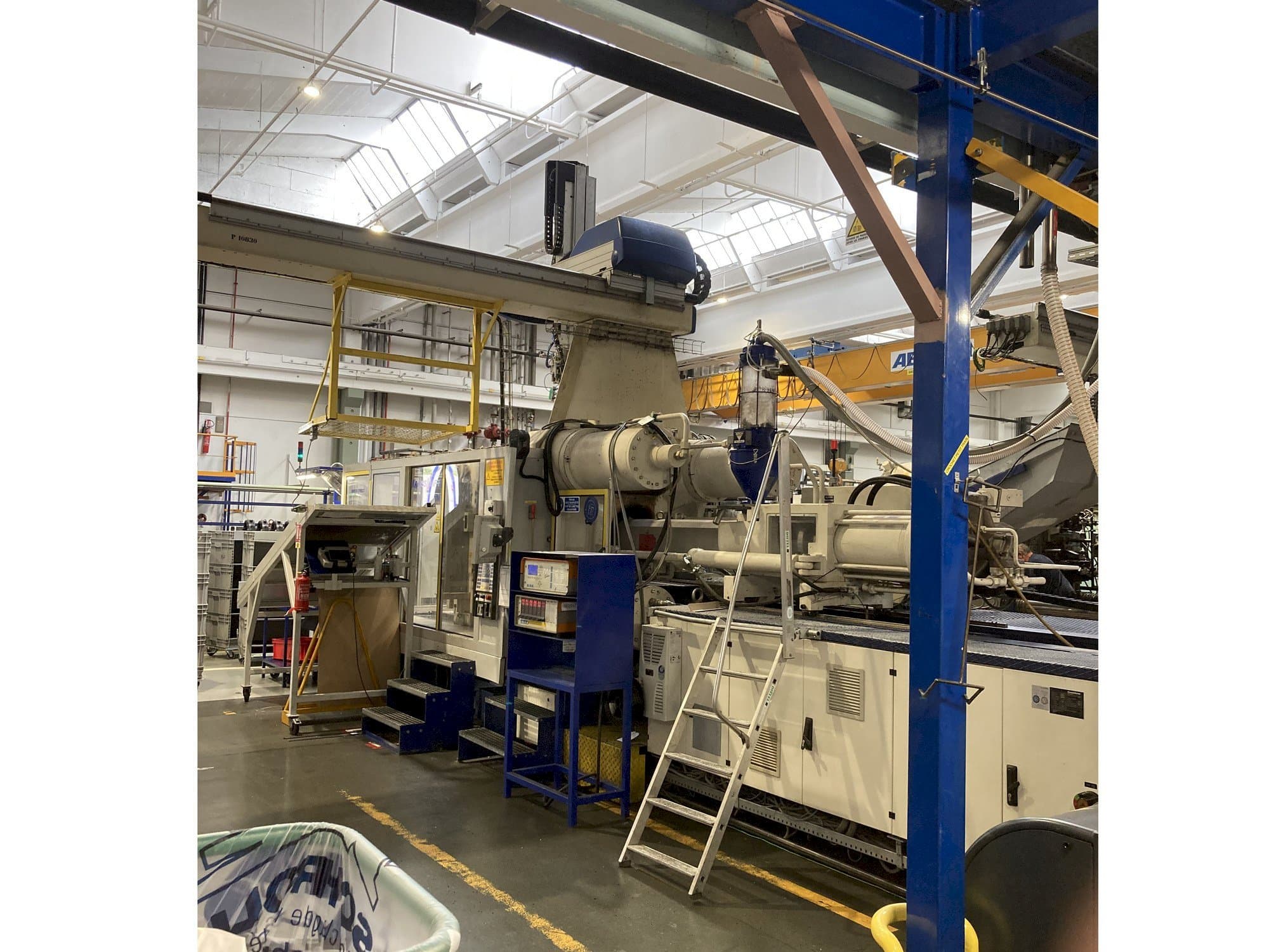 Makine Krauss Maffei 650 – 2700 C1 - Önden görünüm