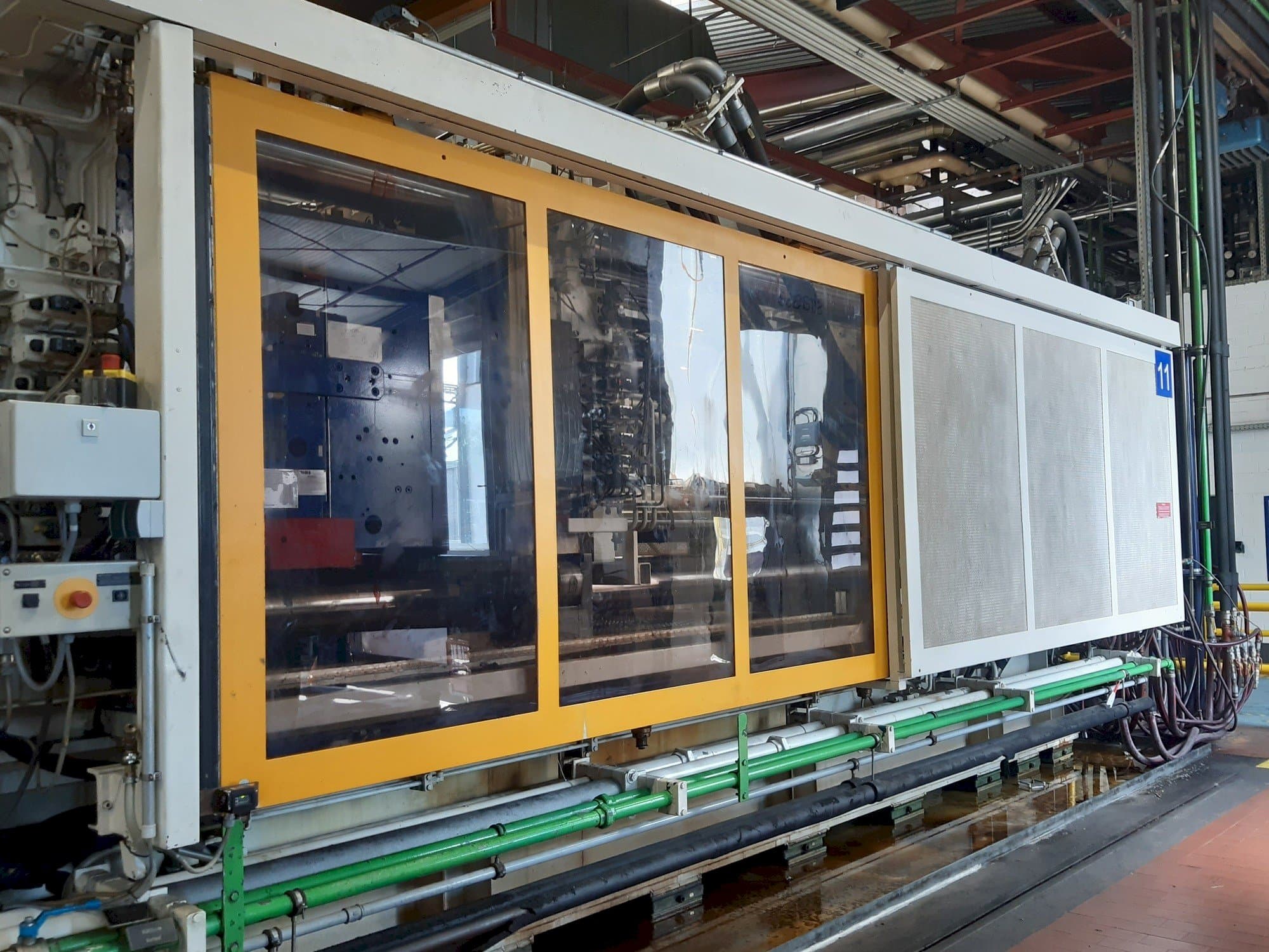 Makine  Krauss Maffei 1300-8000 M - Önden görünüm