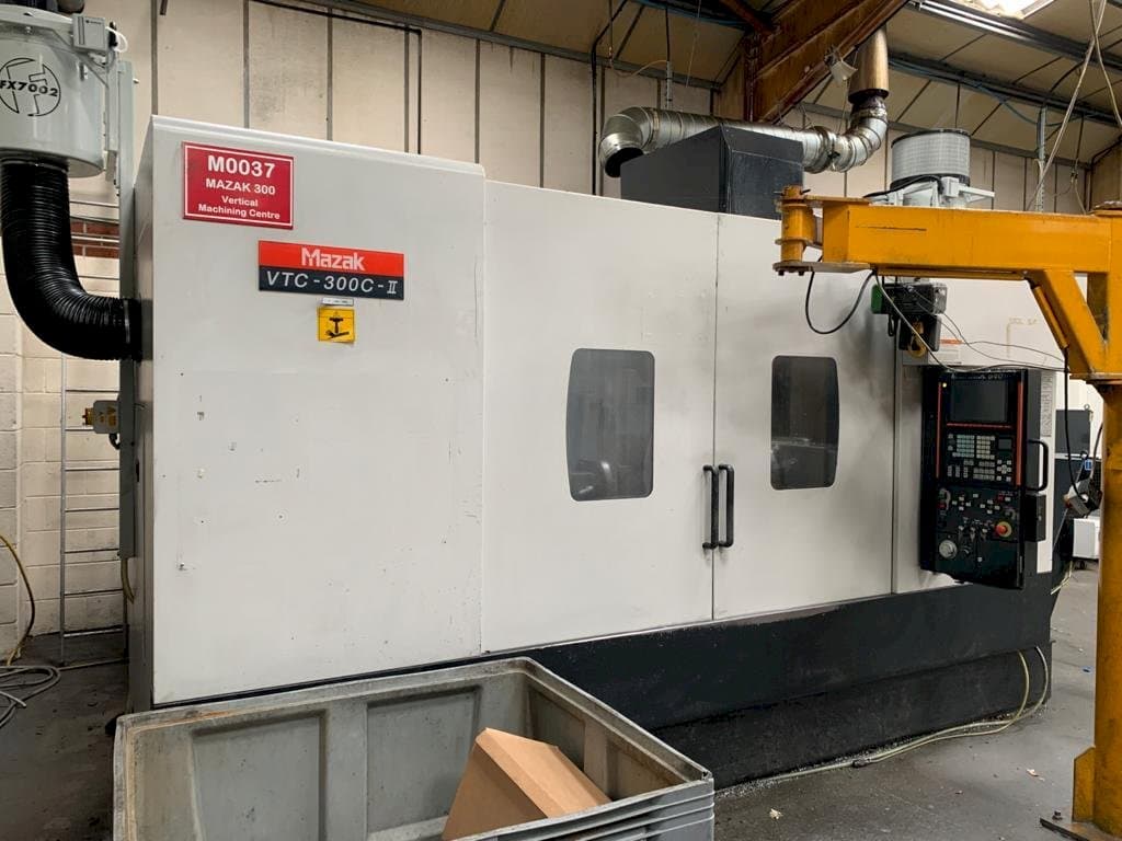 Makine Mazak VTC-300C-II - Önden görünüm