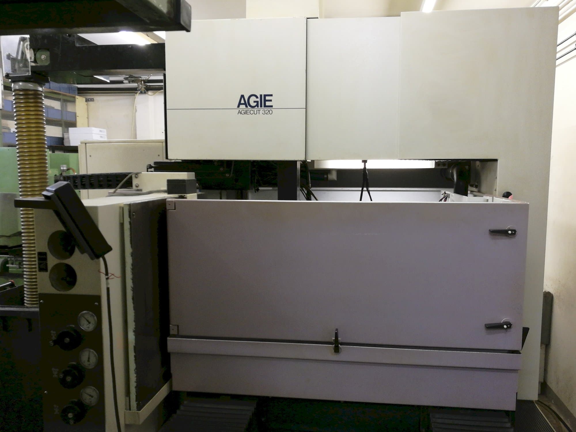 Makine AGIE - Önden görünüm AGIECUT 320