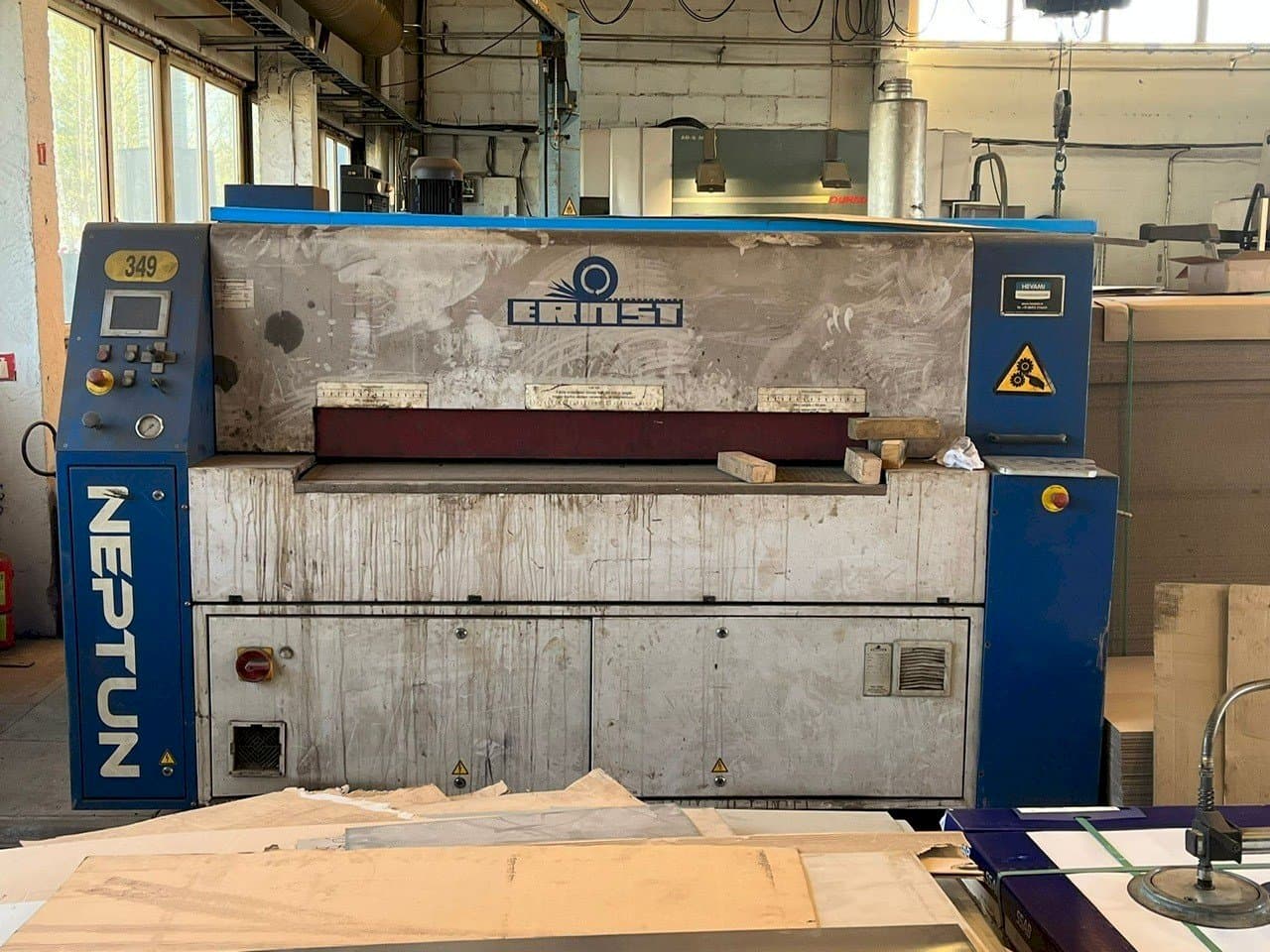 Makine ERNST Neptun E/B - Önden görünüm