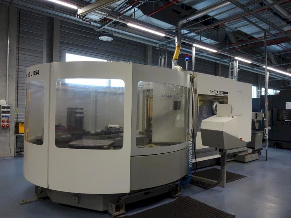 Makine  DECKEL MAHO DMC 60 U RS4 - Önden görünüm