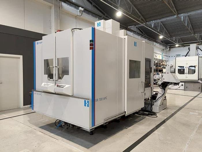 Makine  Bridgeport XR-700 APC - Önden görünüm