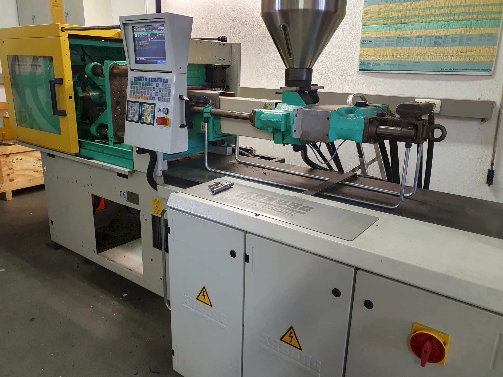 Makine Arburg Allrounder 320 KS 700-100 - Önden görünüm