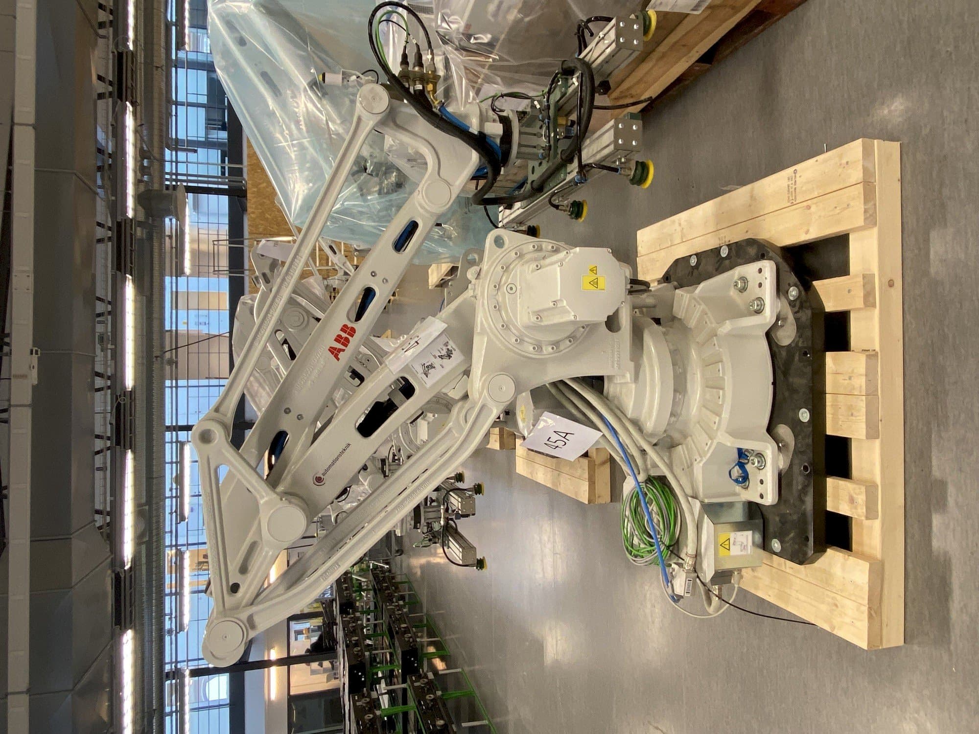 Makine ABB IRB 460-110/2.4 - Önden görünüm