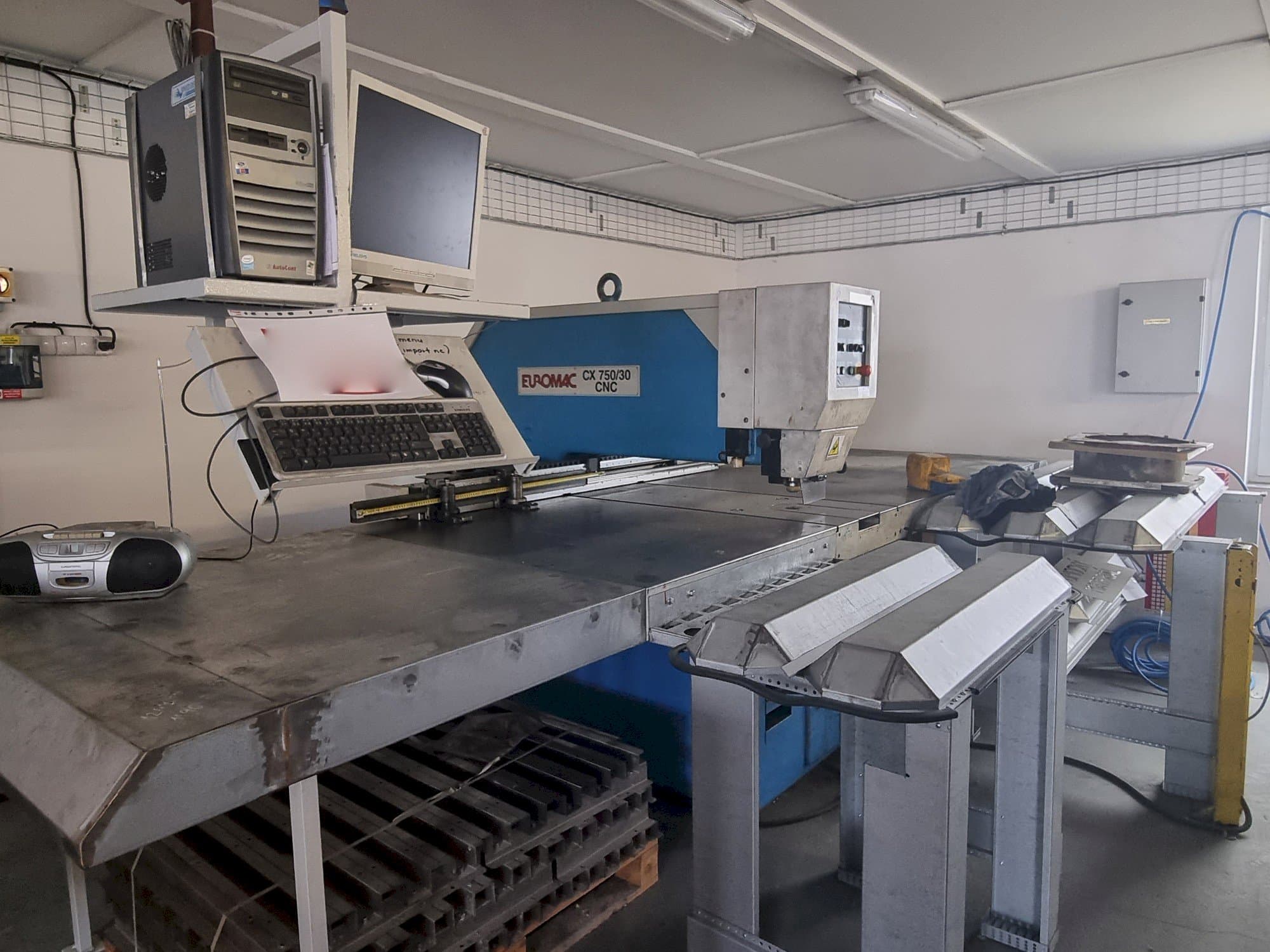 Makine Euromac CX 750/30 CNC - Önden görünüm