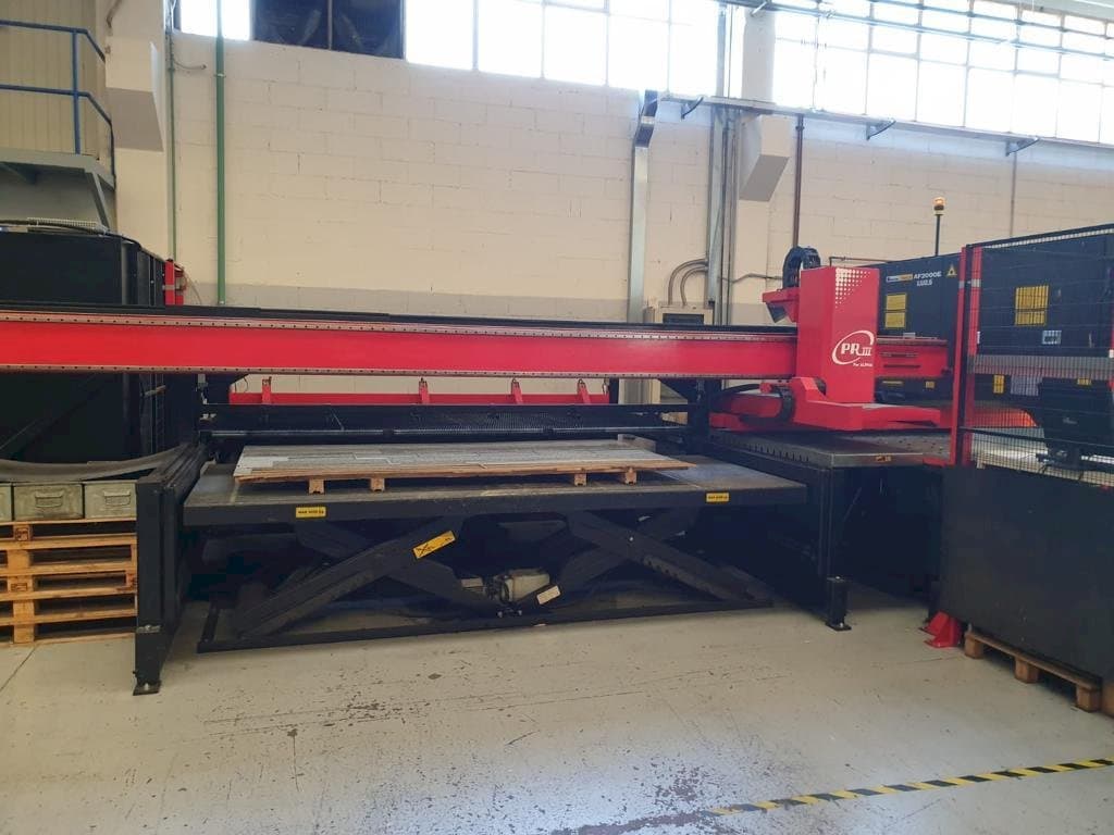 Makine AMADA LC 2415 ALFA IV - Önden görünüm