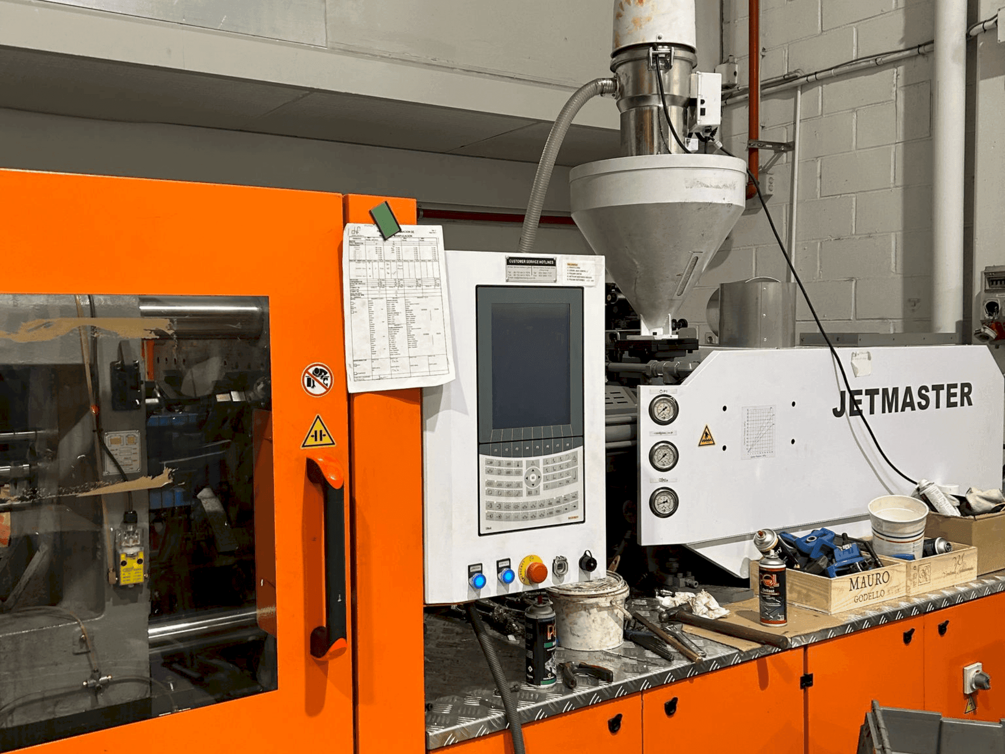 Makine CHEN HSONG JM200-MK6e - Önden görünüm